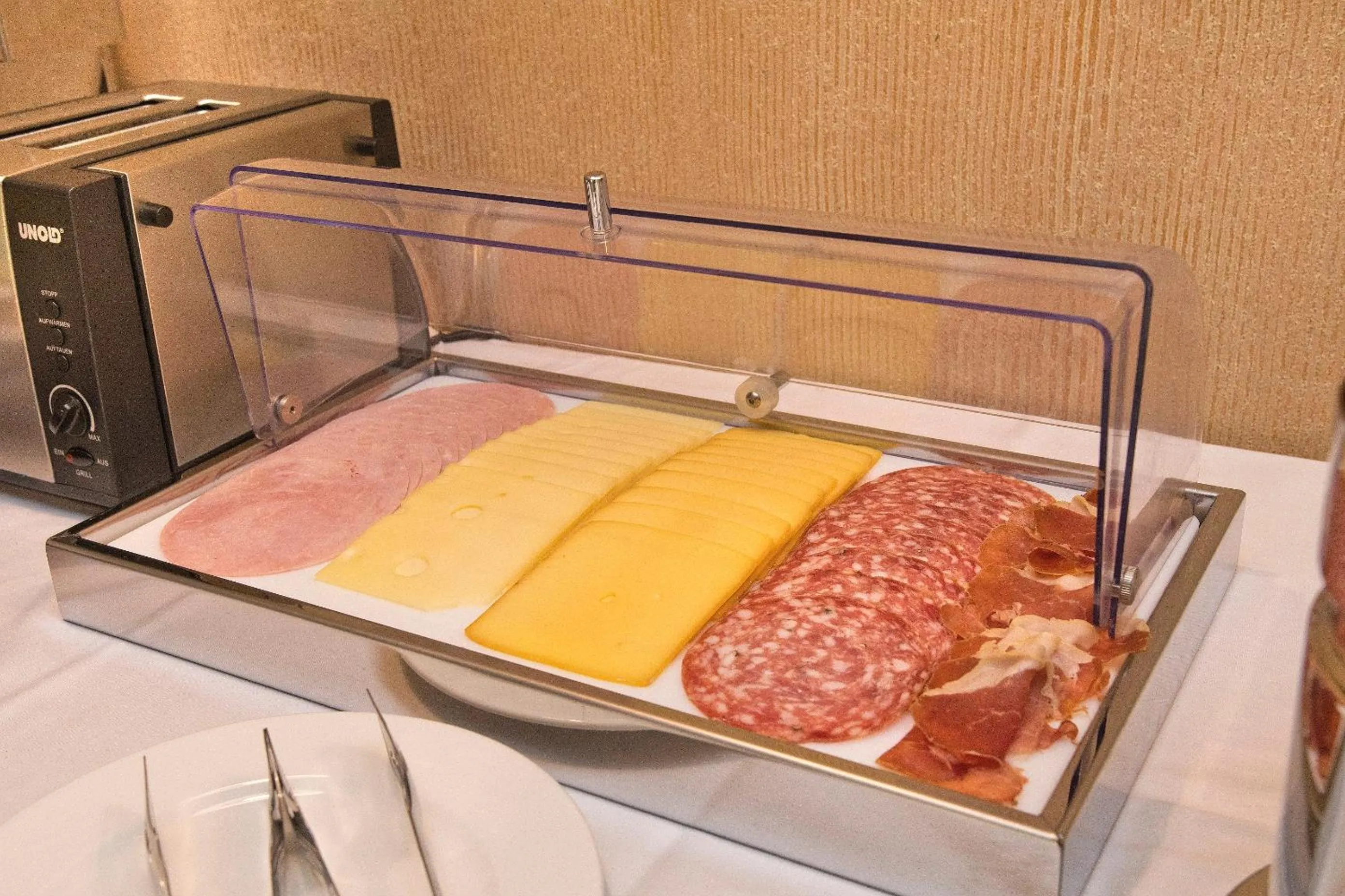 Buffet breakfast in Hotel Art