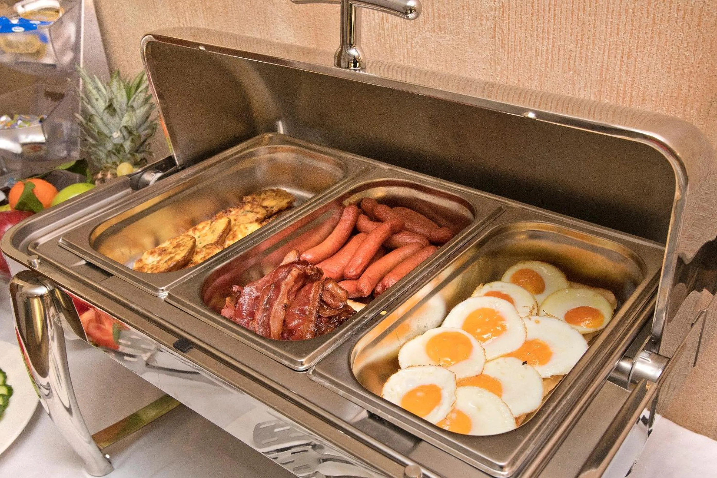 Buffet breakfast in Hotel Art