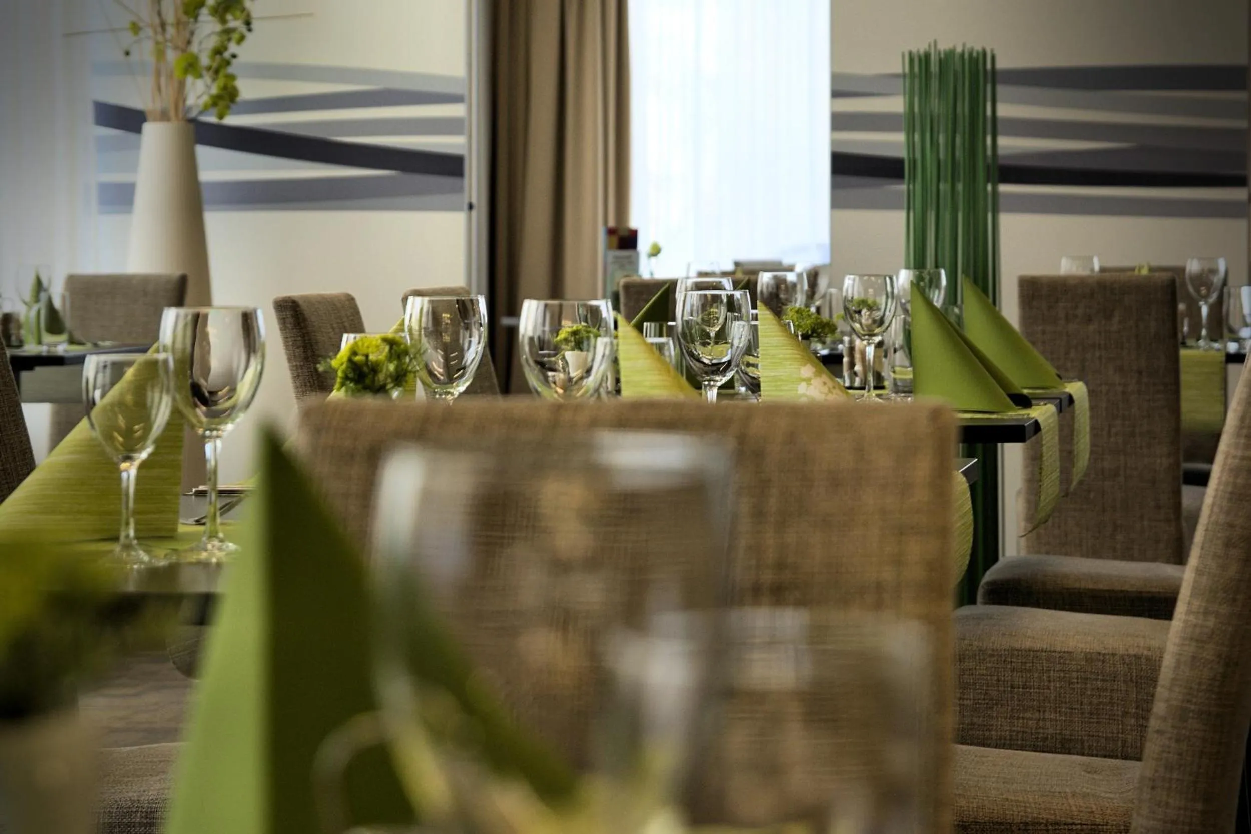 Restaurant/places to eat in Hotel Euro