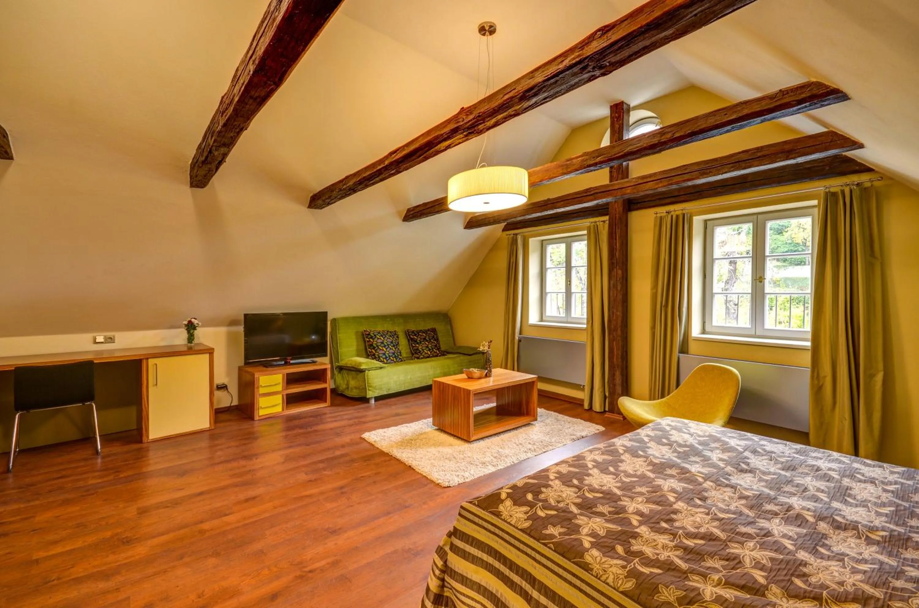 Photo of the whole room, Bed in Hotel Edward Kelly