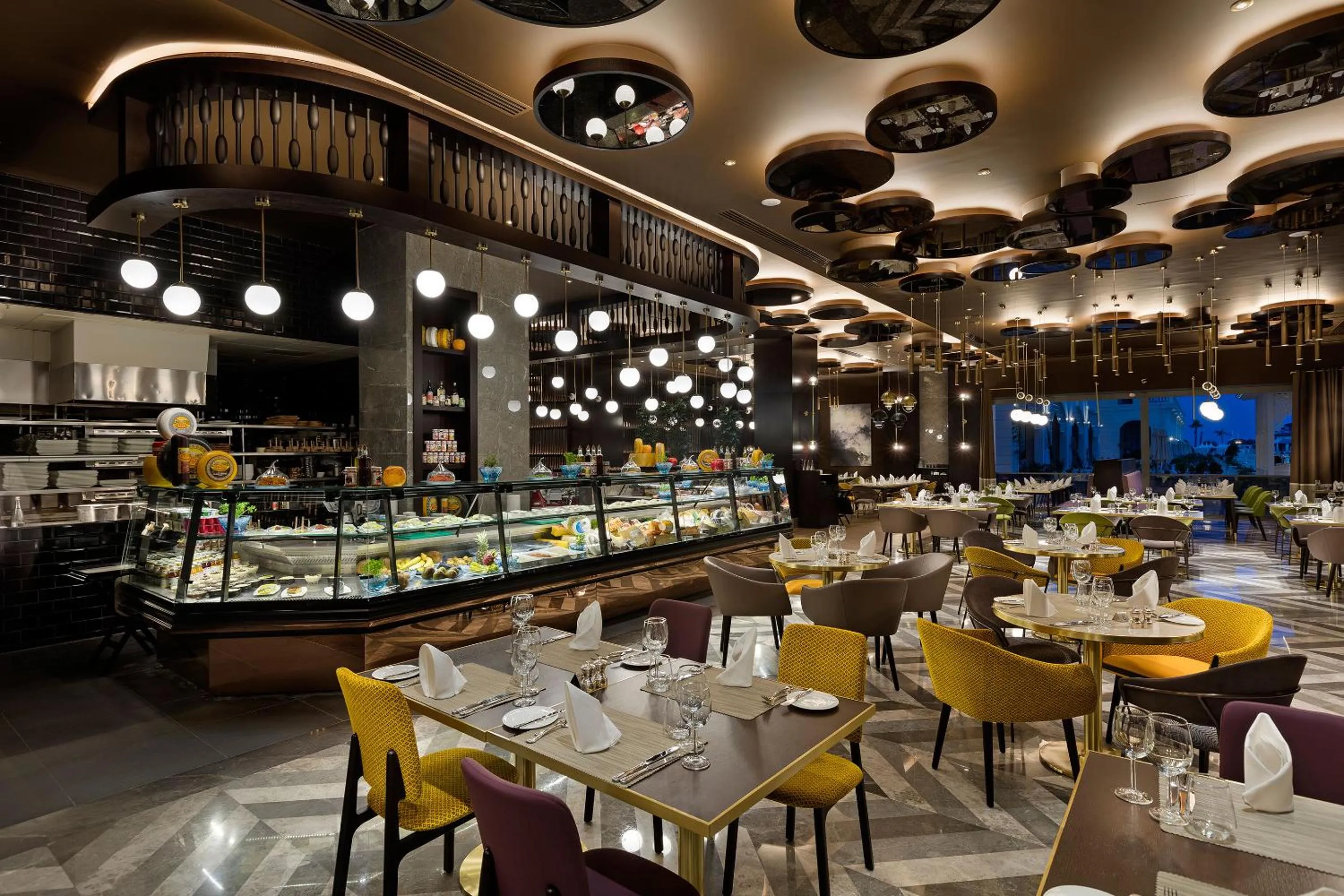 Restaurant/places to eat in Titanic Mardan Palace