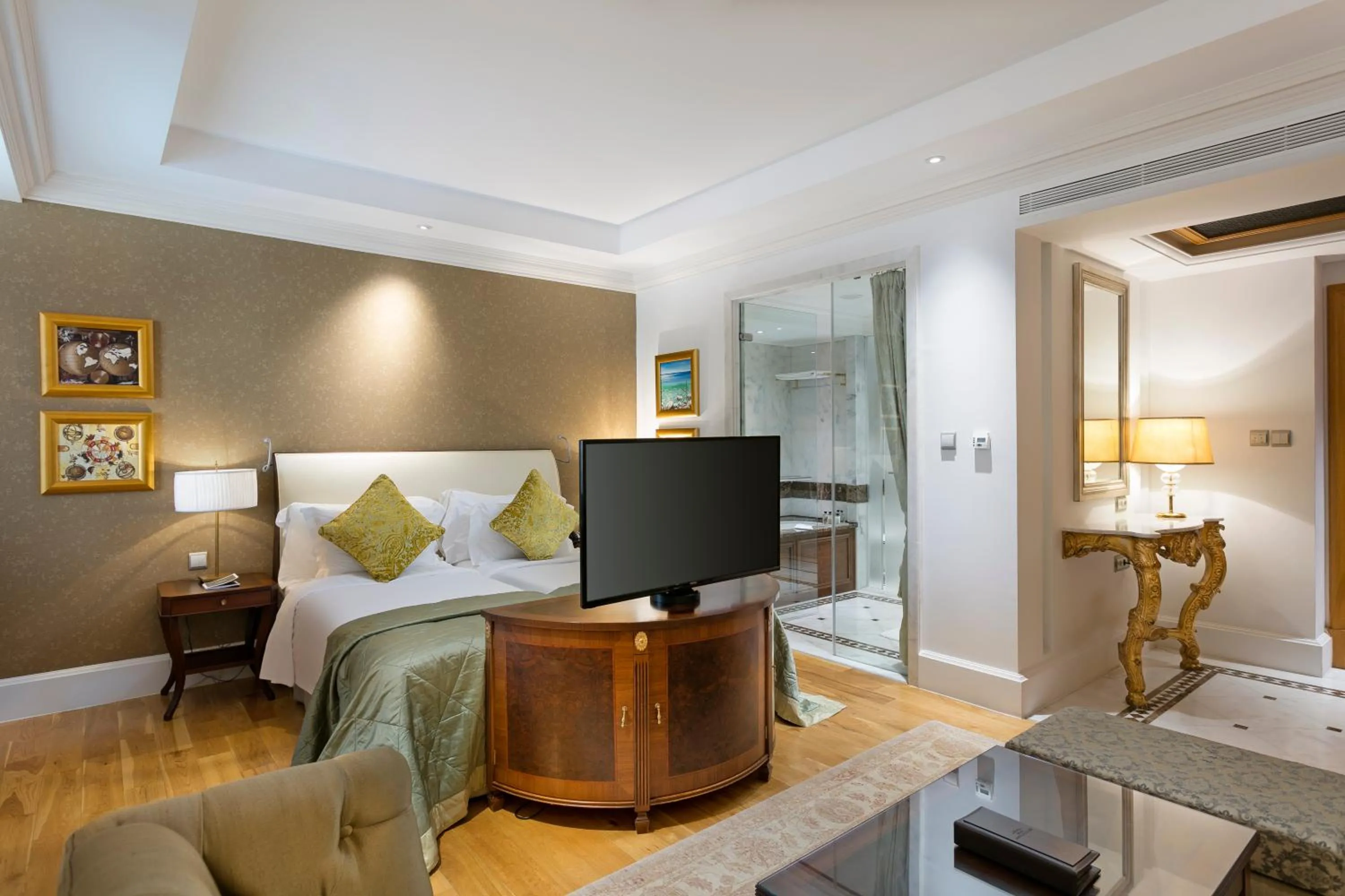 Photo of the whole room in Titanic Mardan Palace