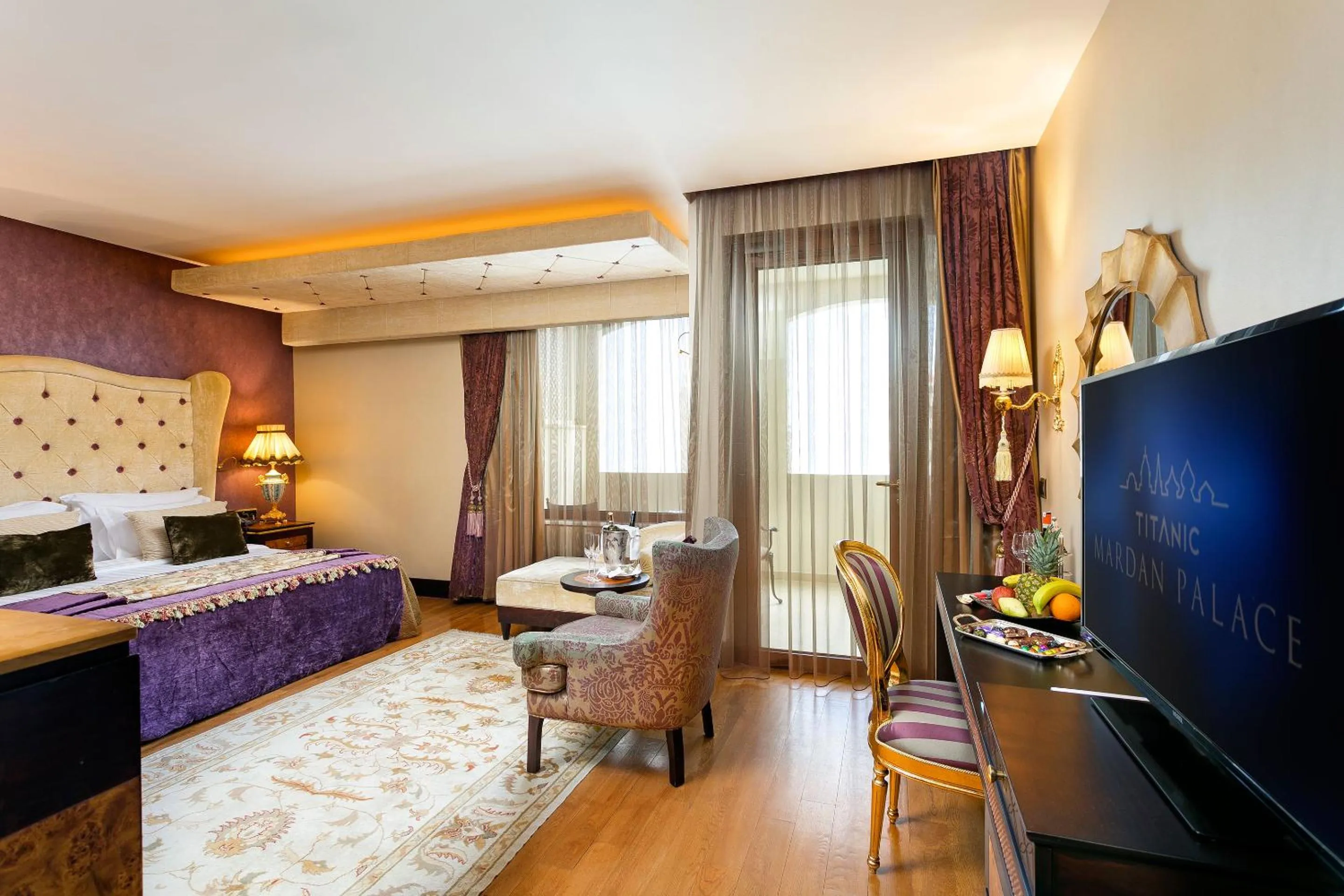 TV and multimedia in Titanic Mardan Palace