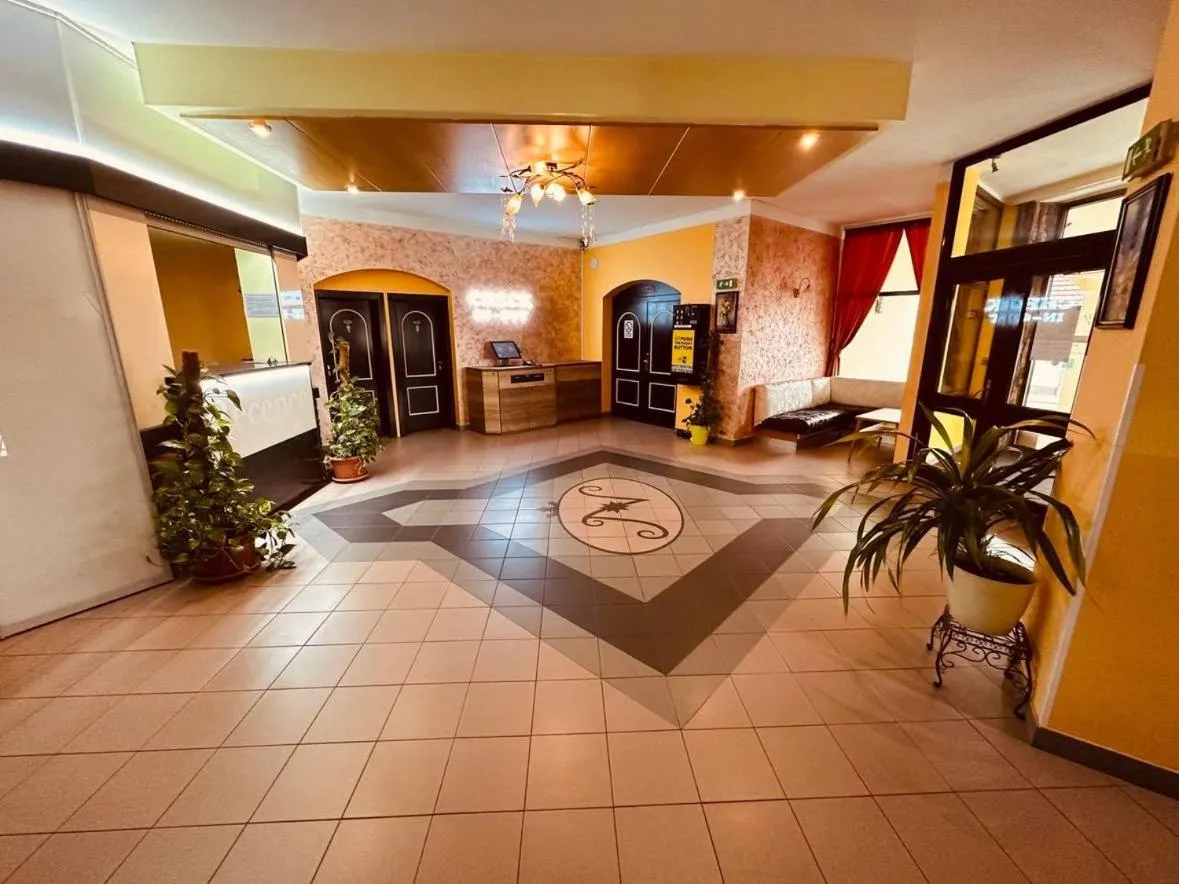 Lobby or reception in Hotel N