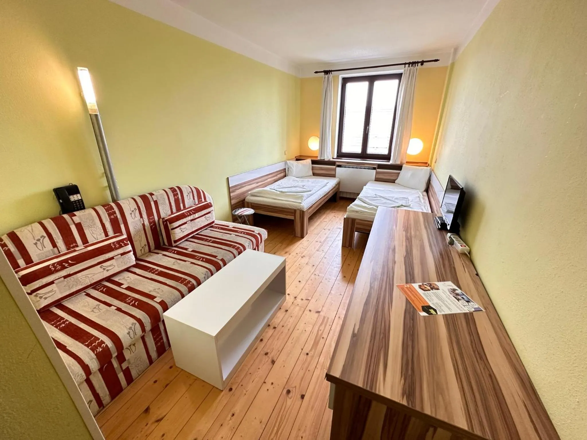 Photo of the whole room, Bed in Hotel N