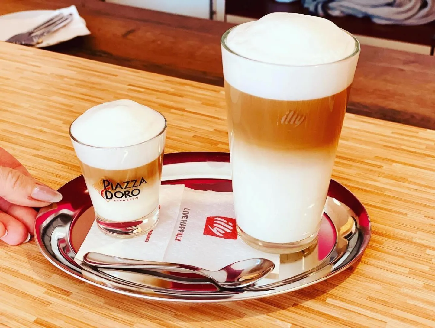 Restaurant/places to eat in Hotel N