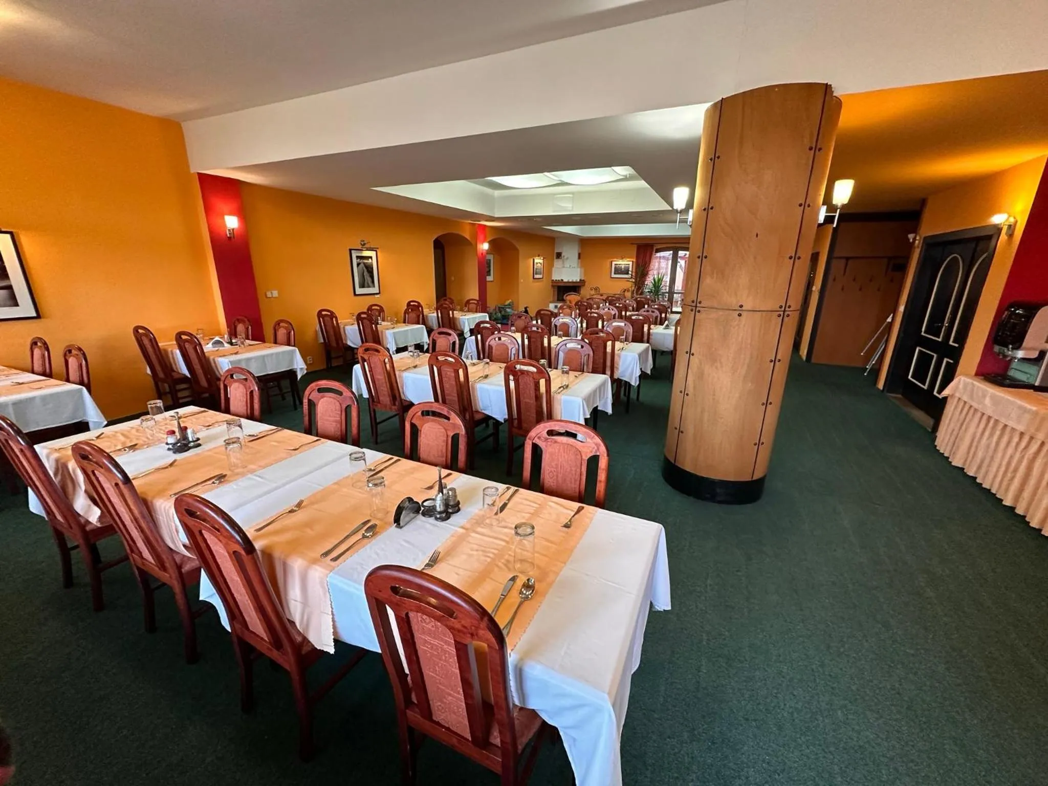 Property building in Hotel N