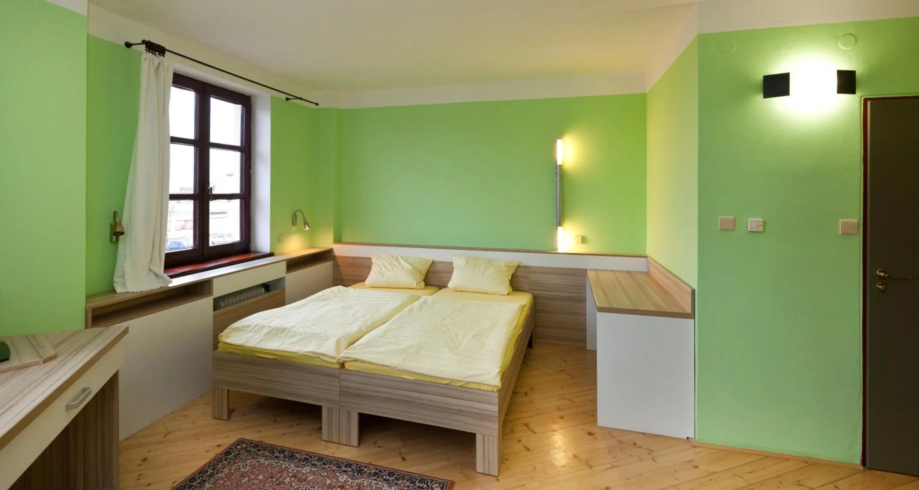 Bedroom, Bed in Hotel N