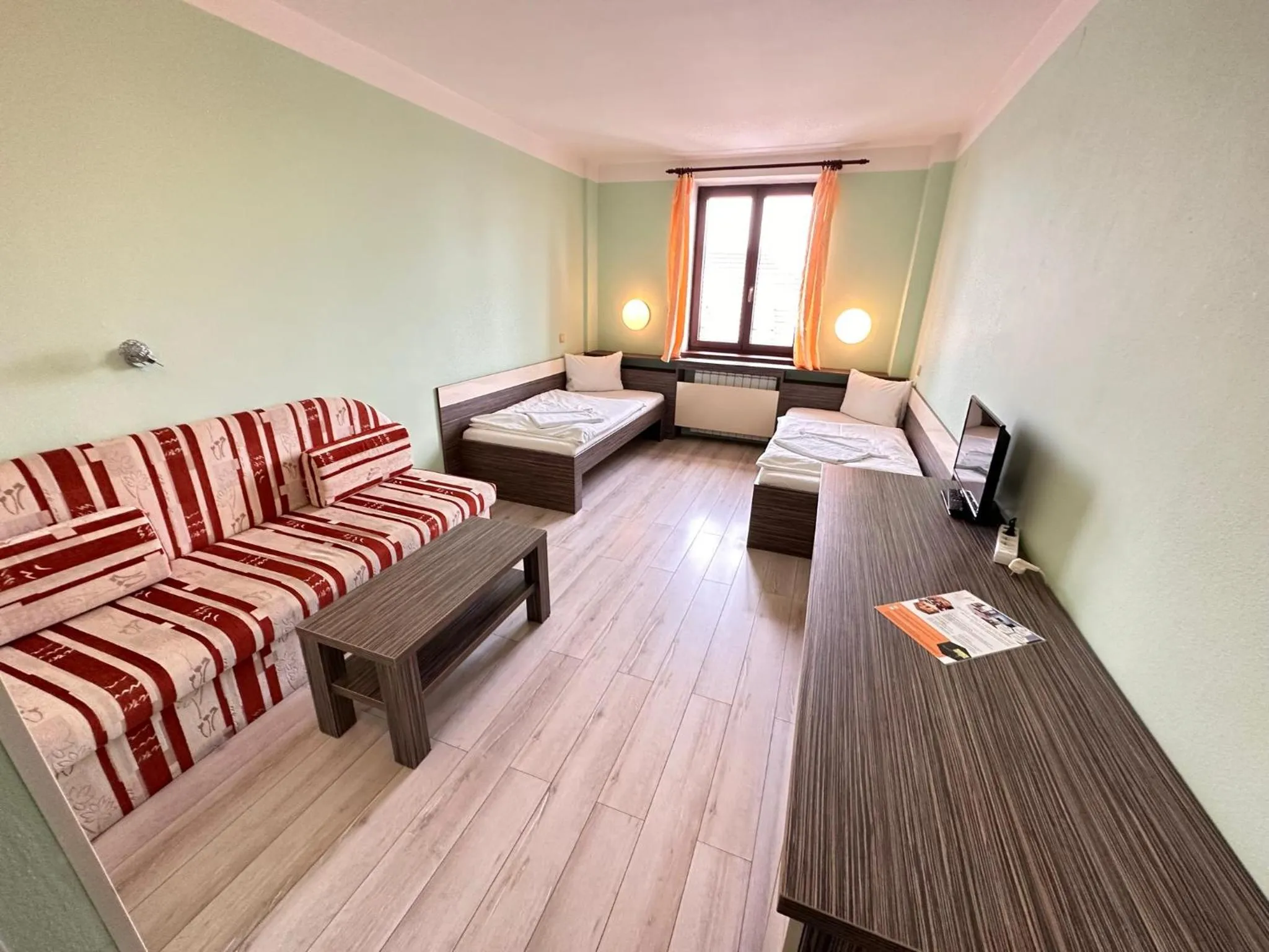 Photo of the whole room, Bed in Hotel N