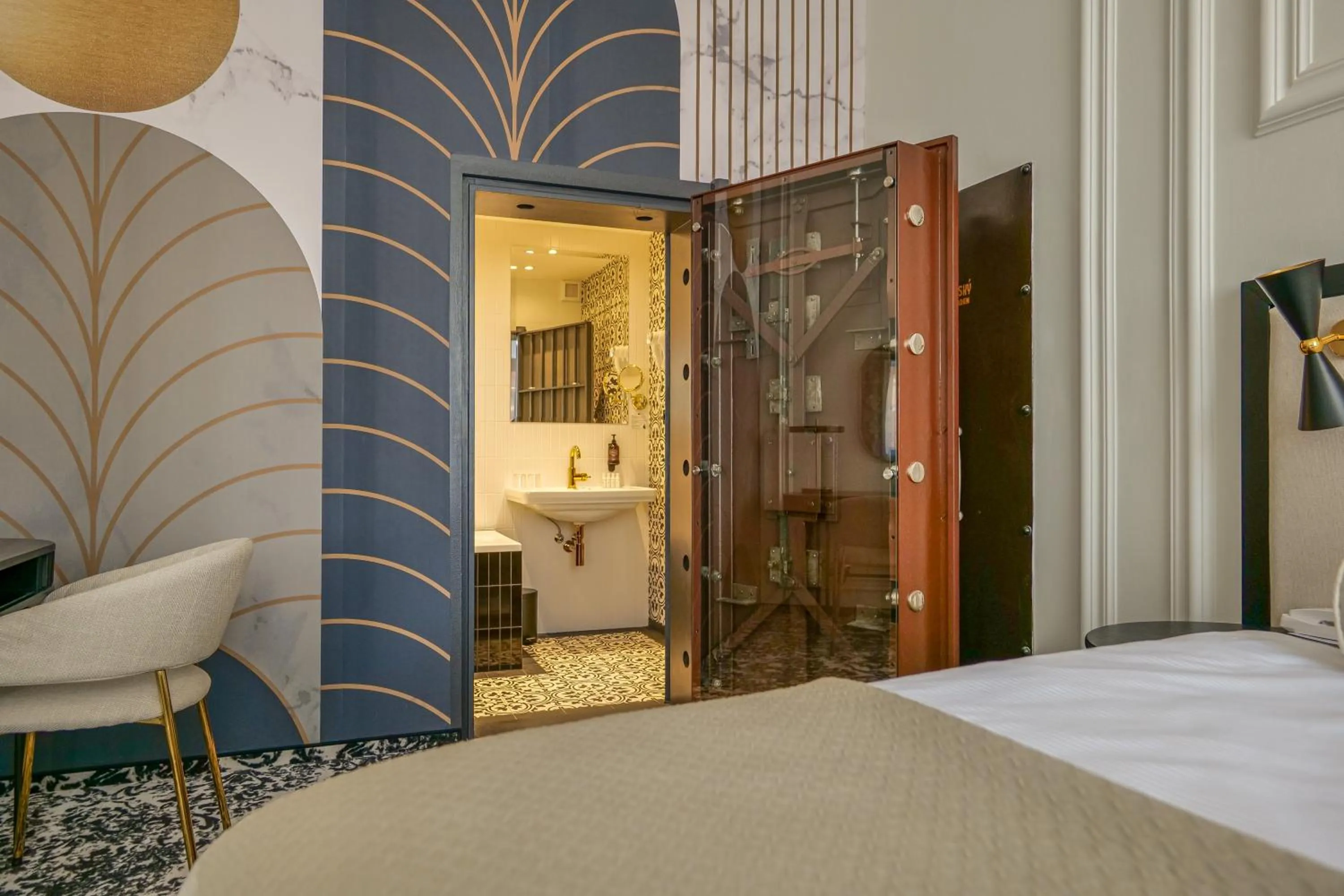 Bathroom, Bed in Hotel Zlatá Hvězda