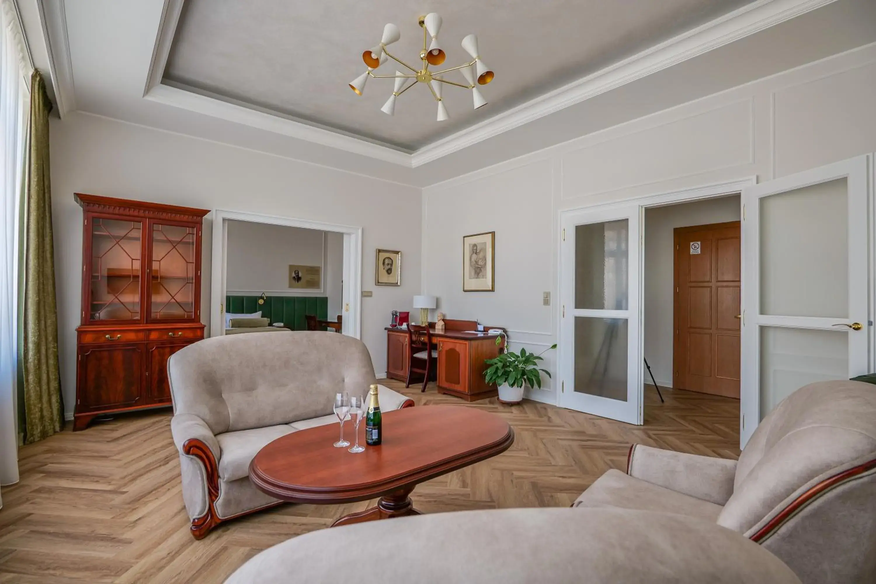 Suite with Spa Bath - single occupancy in Hotel Zlatá Hvězda Suite with Spa Bath - single occupancy in Hotel Zlatá Hvězda