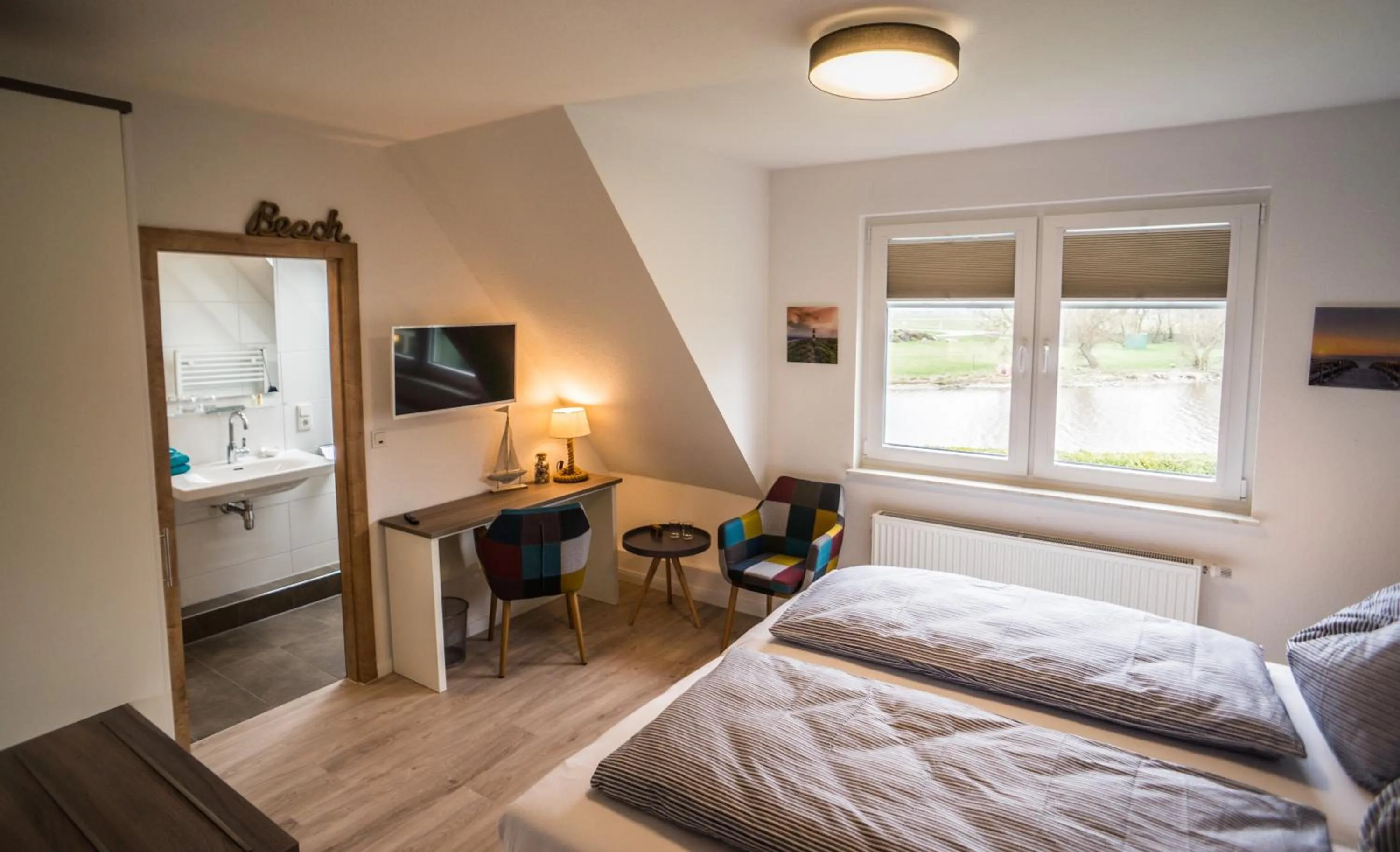 Photo of the whole room, Bed in Hotel HaWattn