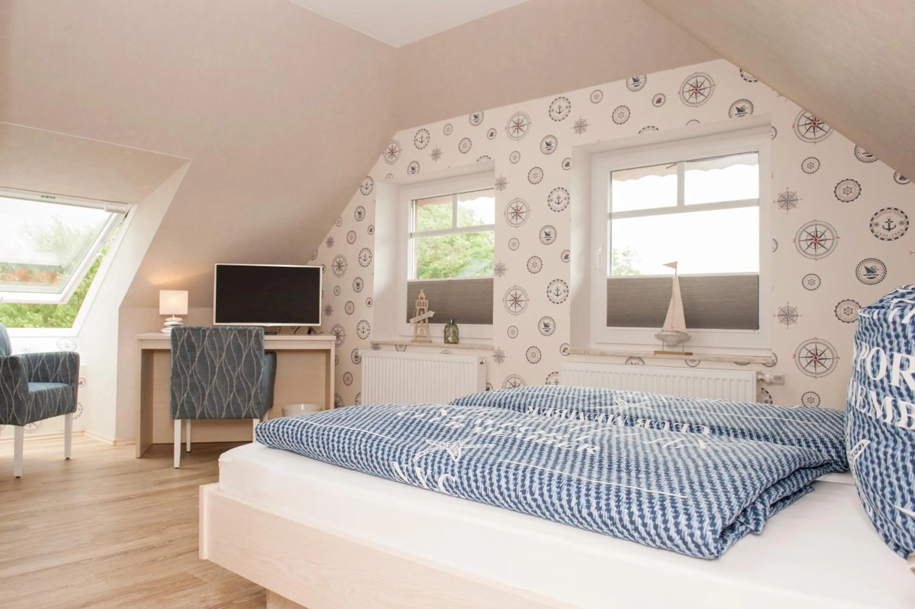 Photo of the whole room, Bed in Hotel HaWattn