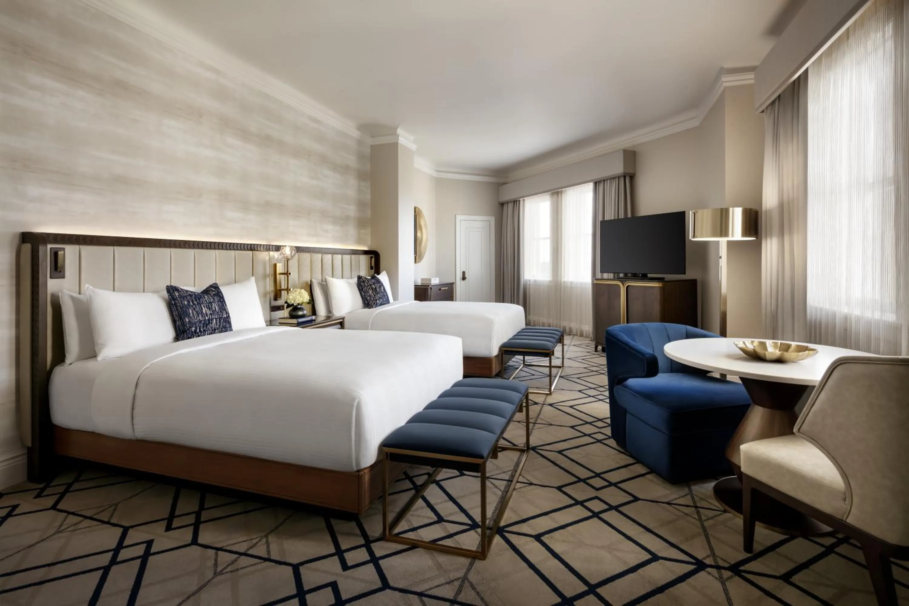 Bedroom, Bed in Fairmont Hotel Macdonald