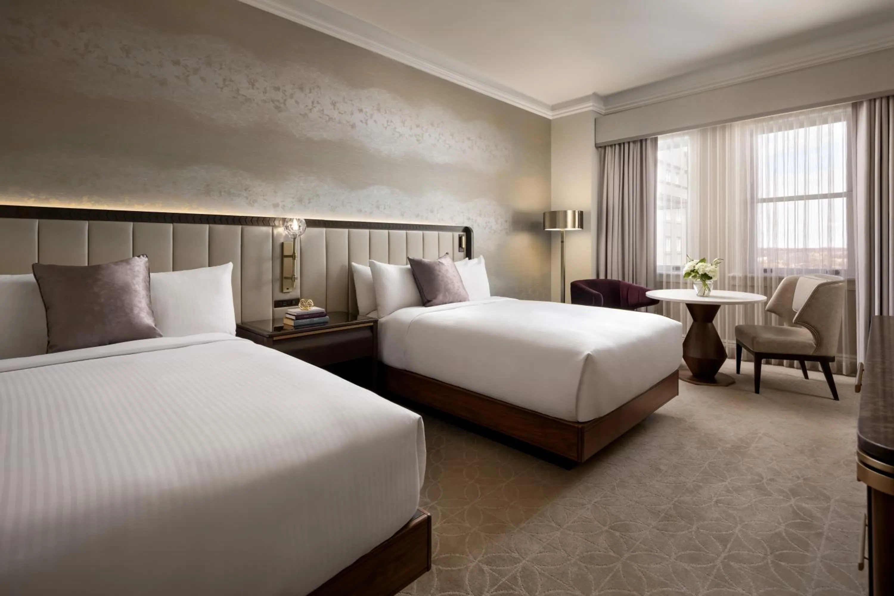 Bedroom, Bed in Fairmont Hotel Macdonald