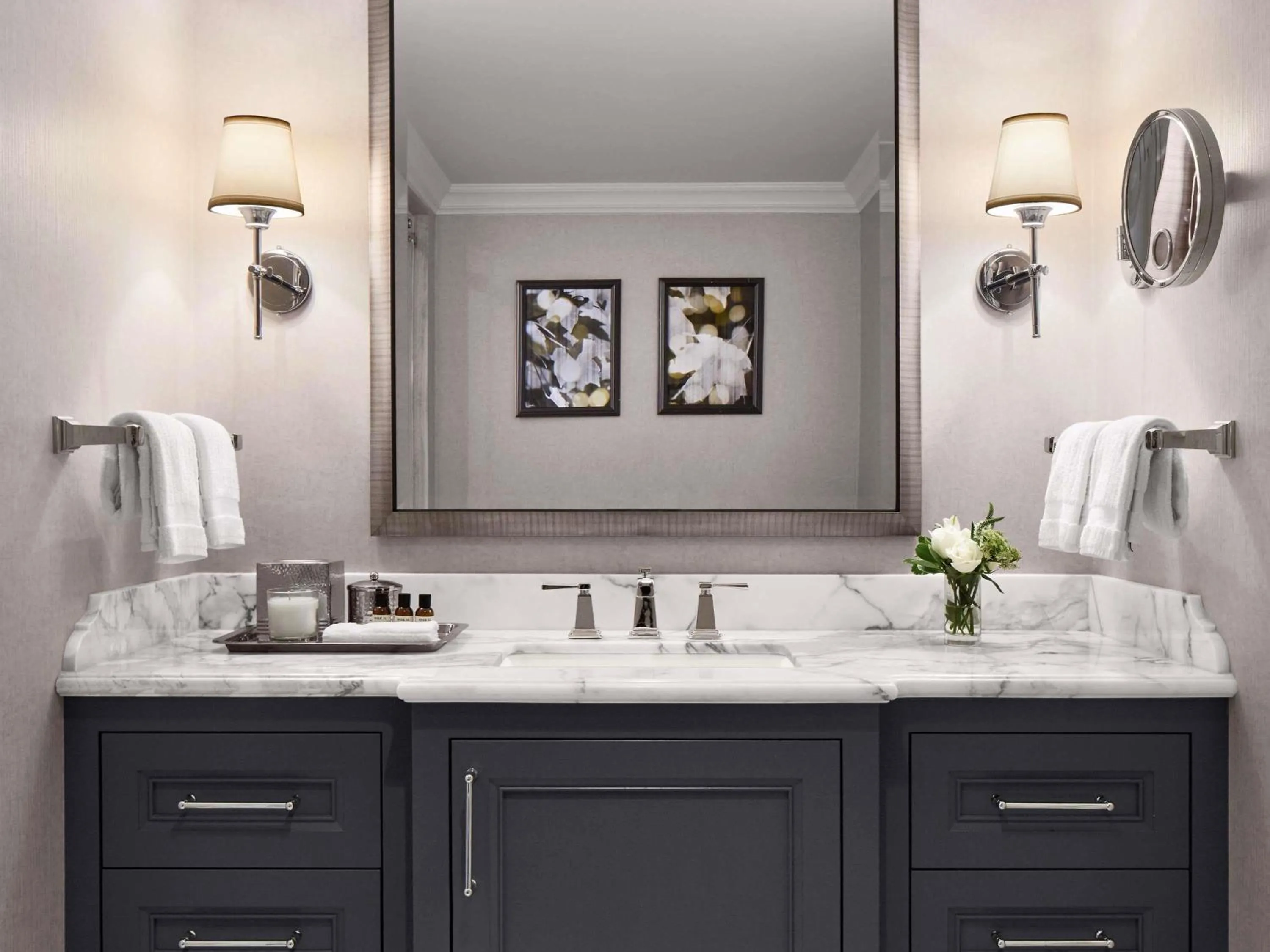 Bedroom in Fairmont Hotel Macdonald