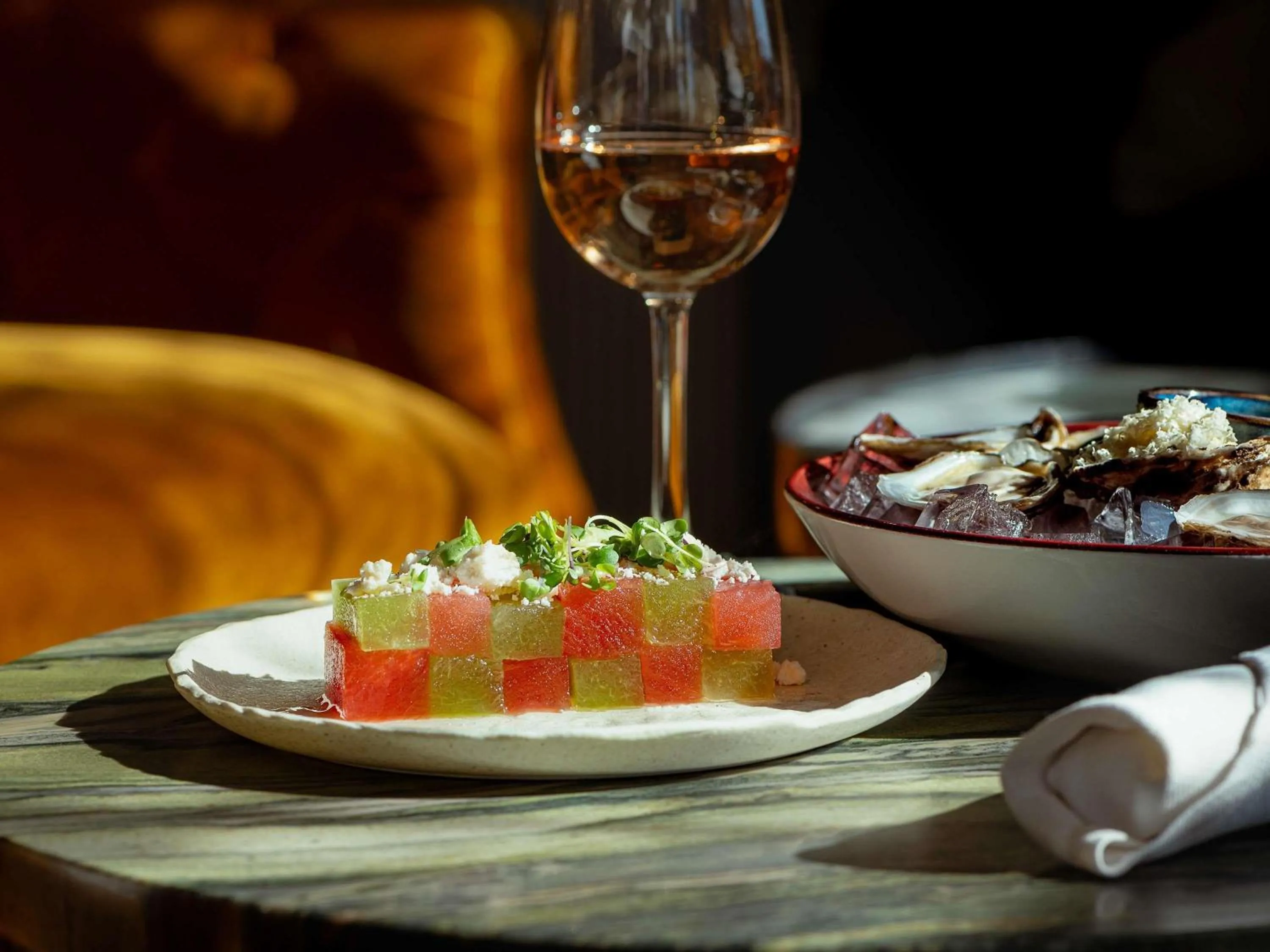 Restaurant/places to eat in Fairmont Hotel Macdonald