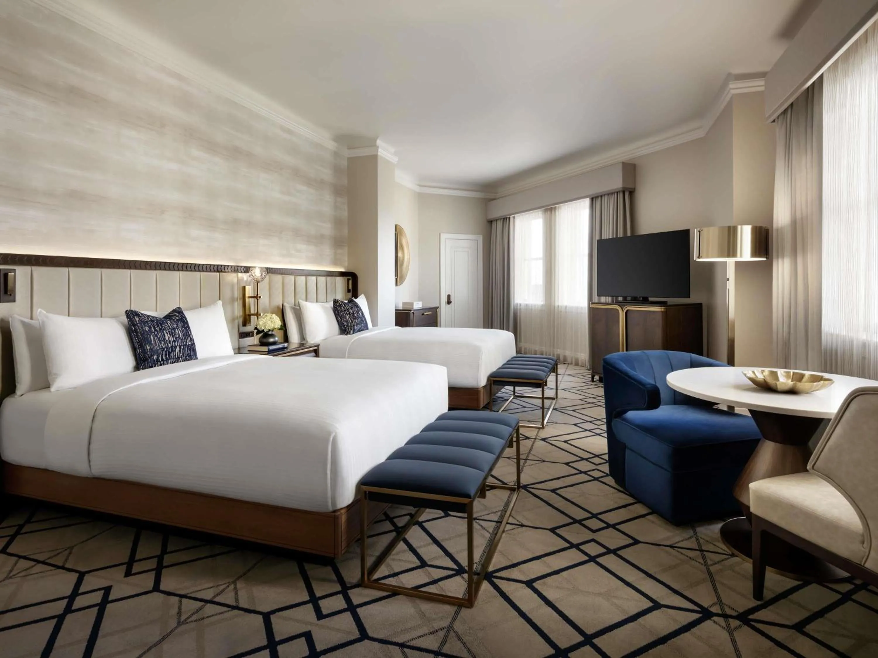 Bedroom, Bed in Fairmont Hotel Macdonald