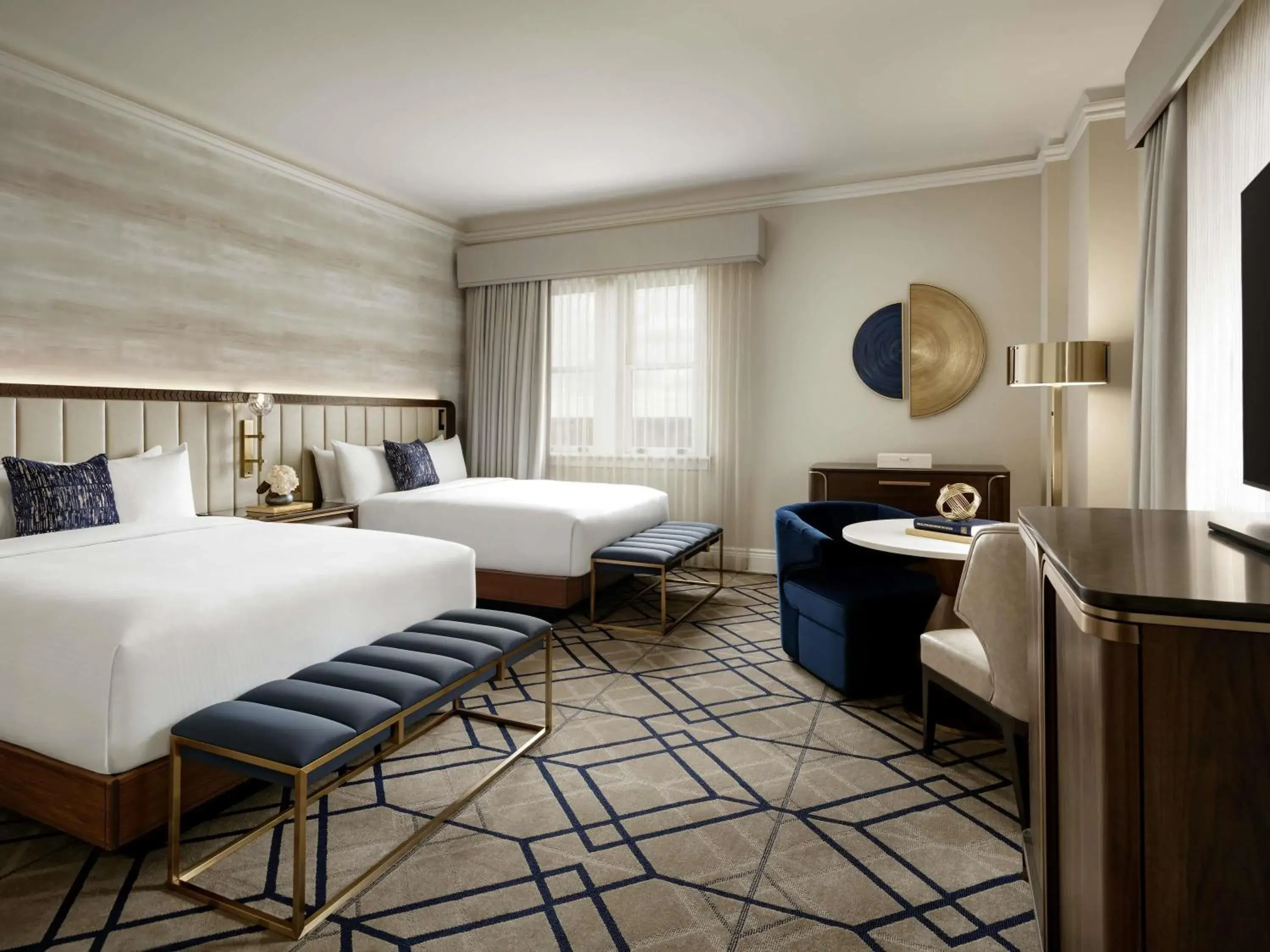 Deluxe Double Room with River View in Fairmont Hotel Macdonald Deluxe Double Room with River View in Fairmont Hotel Macdonald