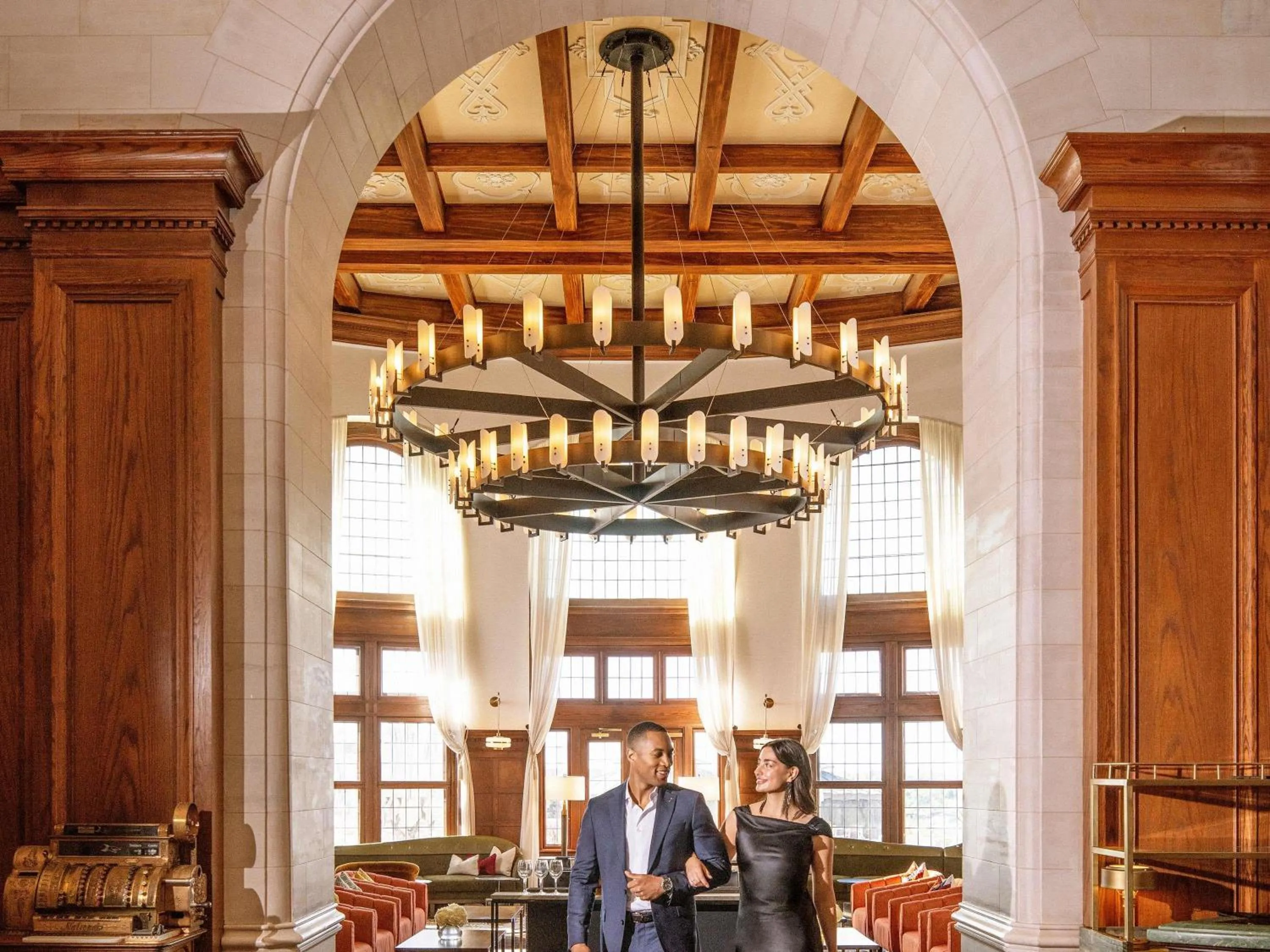 Restaurant/places to eat in Fairmont Hotel Macdonald