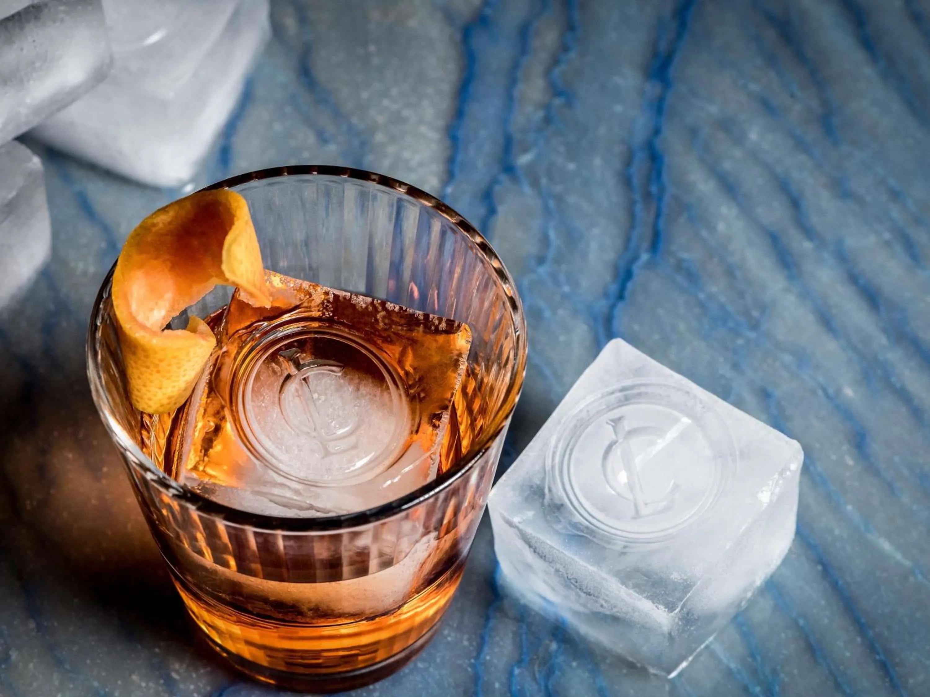 Restaurant/places to eat in Fairmont Hotel Macdonald