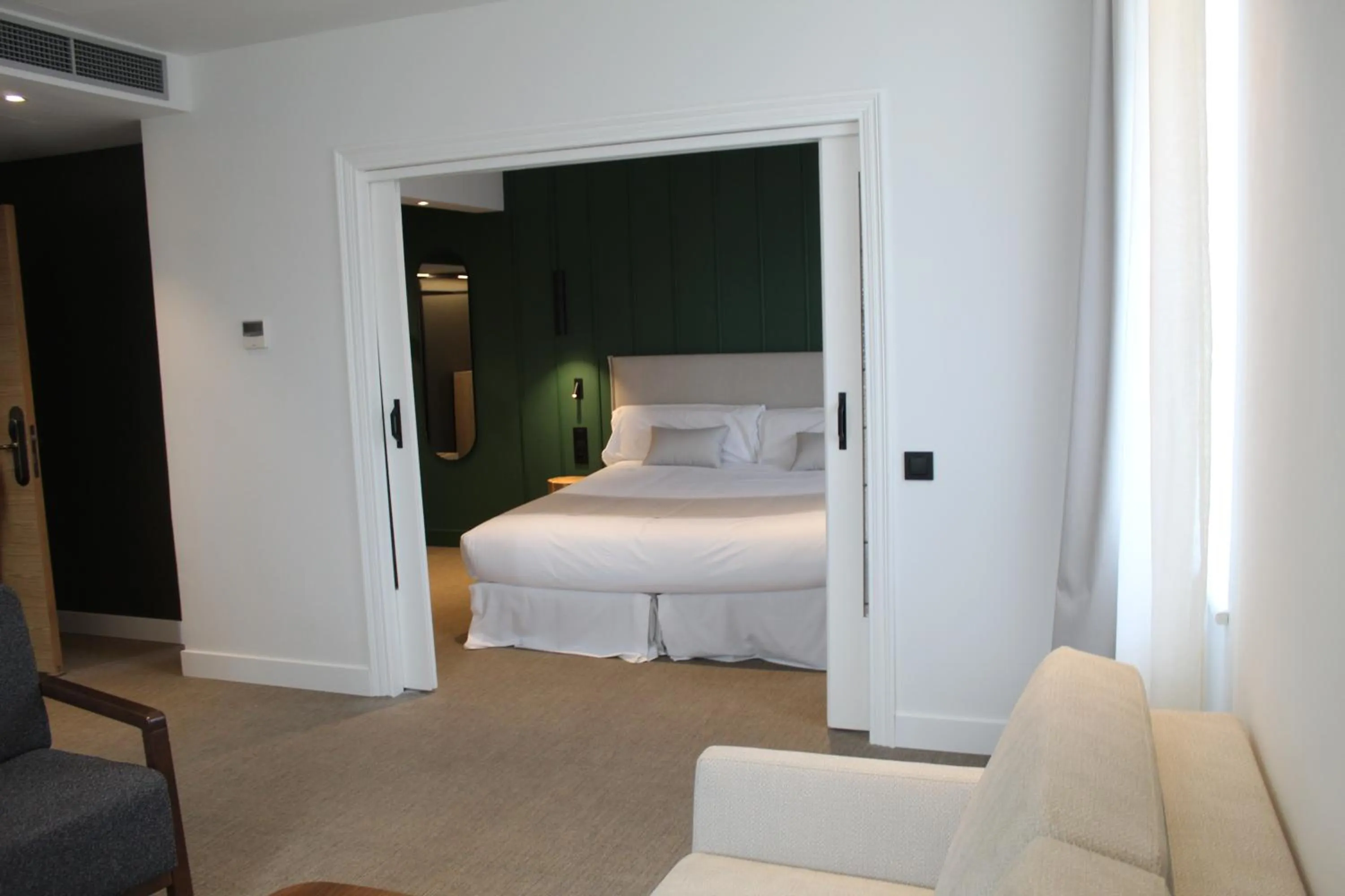 Bed in Mondragon Hotela