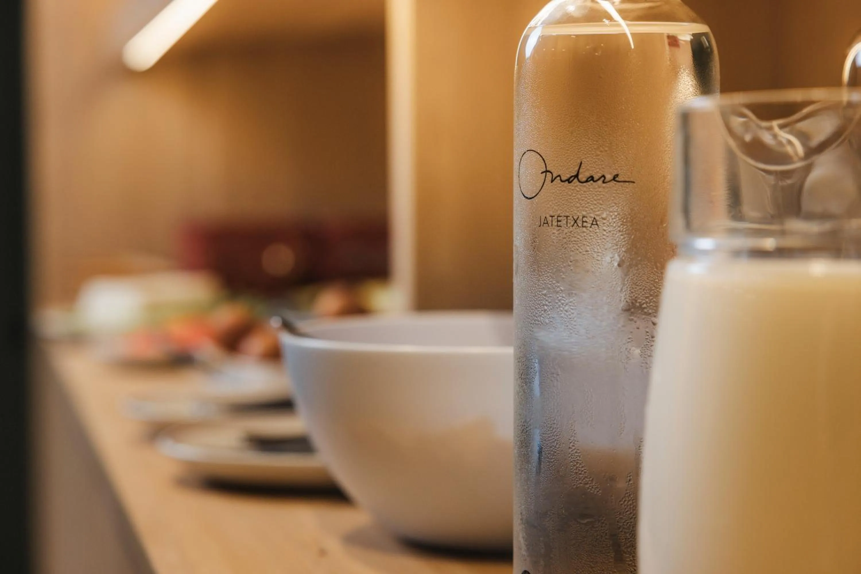 Food and drinks in Mondragon Hotela