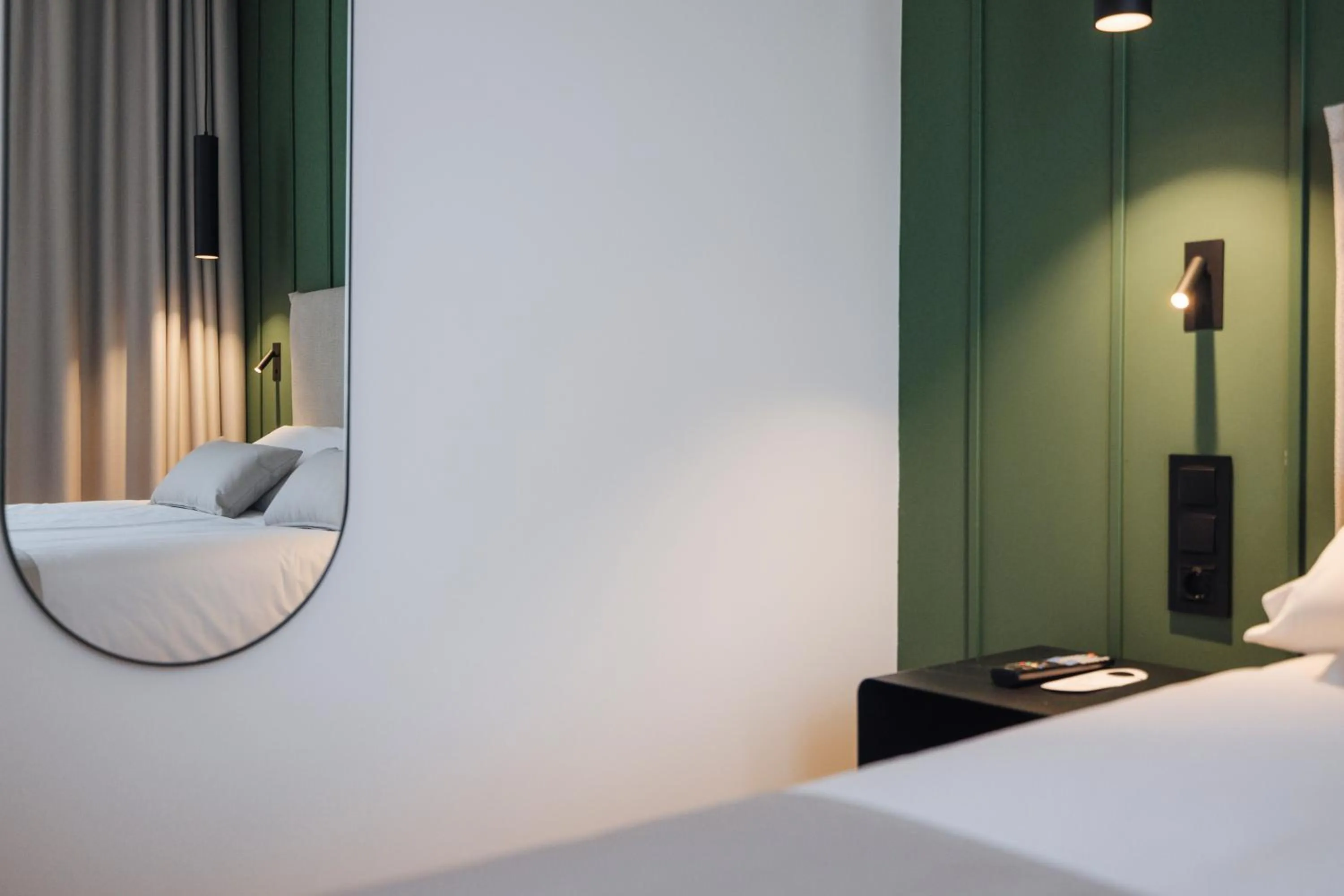 Bed in Mondragon Hotela