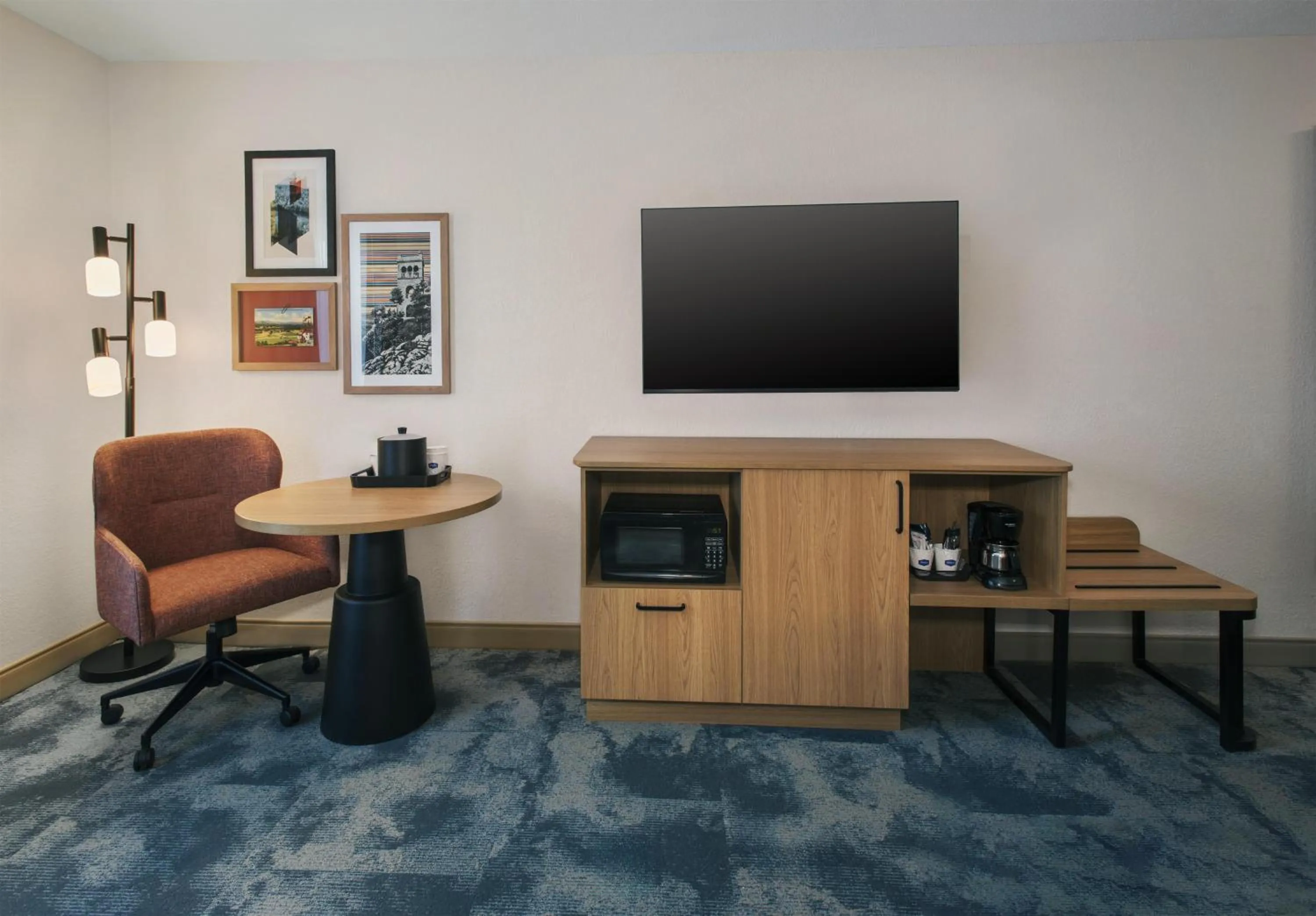 Bedroom in Hampton Inn & Suites Greenfield