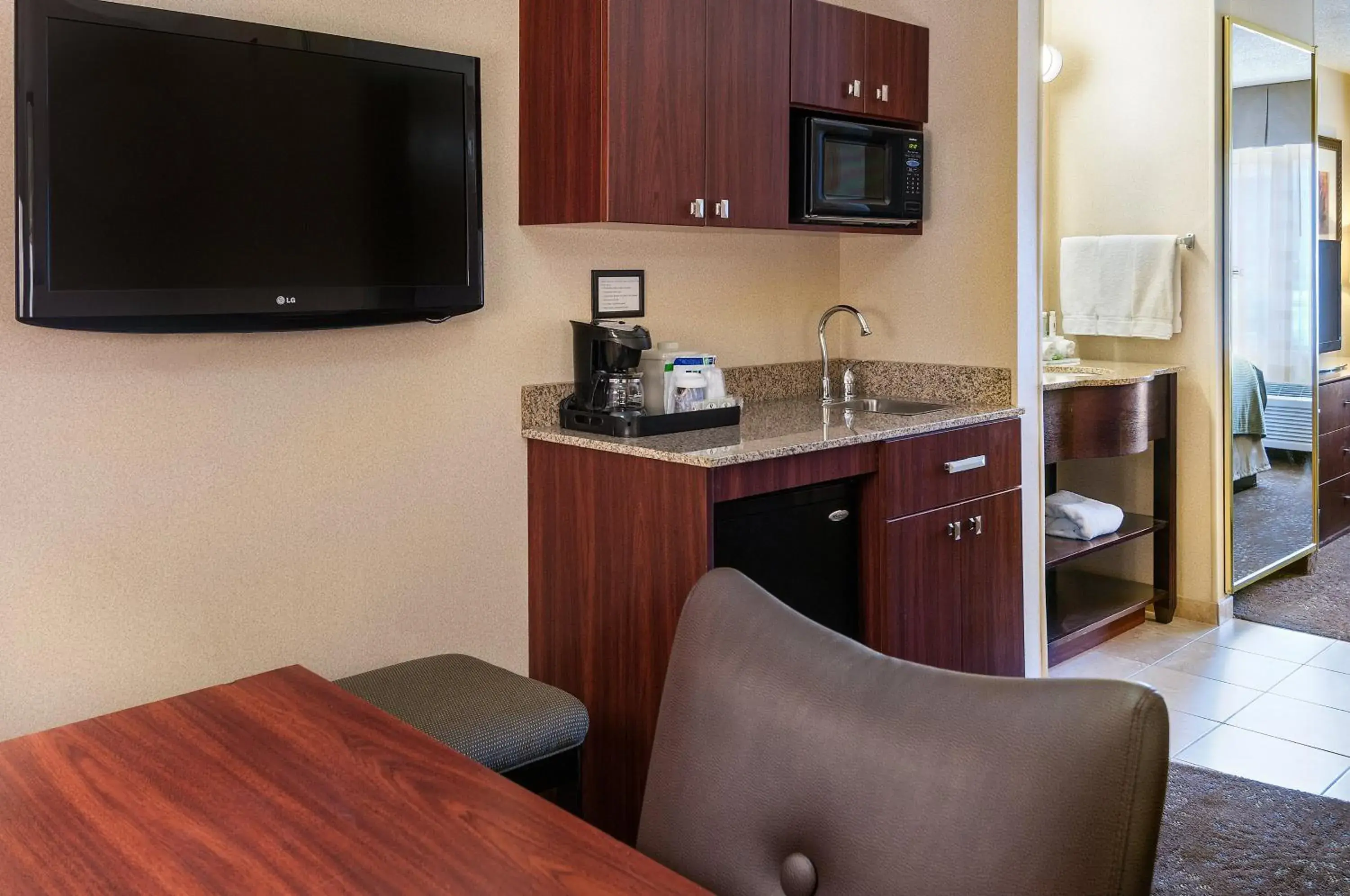 King Suite in Holiday Inn Express & Suites Sandy - South Salt Lake City by IHG King Suite in Holiday Inn Express & Suites Sandy - South Salt Lake City by IHG