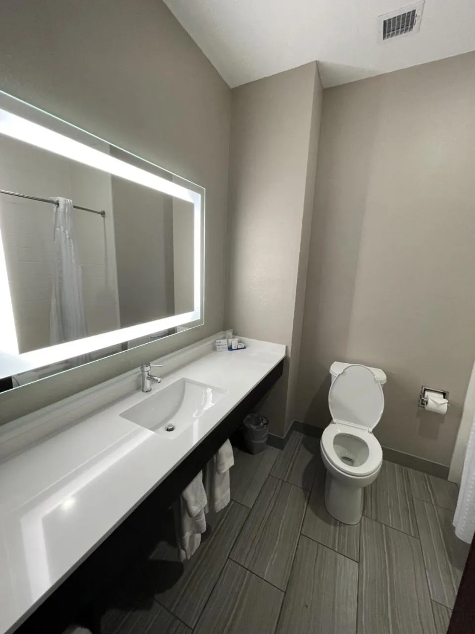 Holiday Inn Express Hotel and Suites Ada by IHG