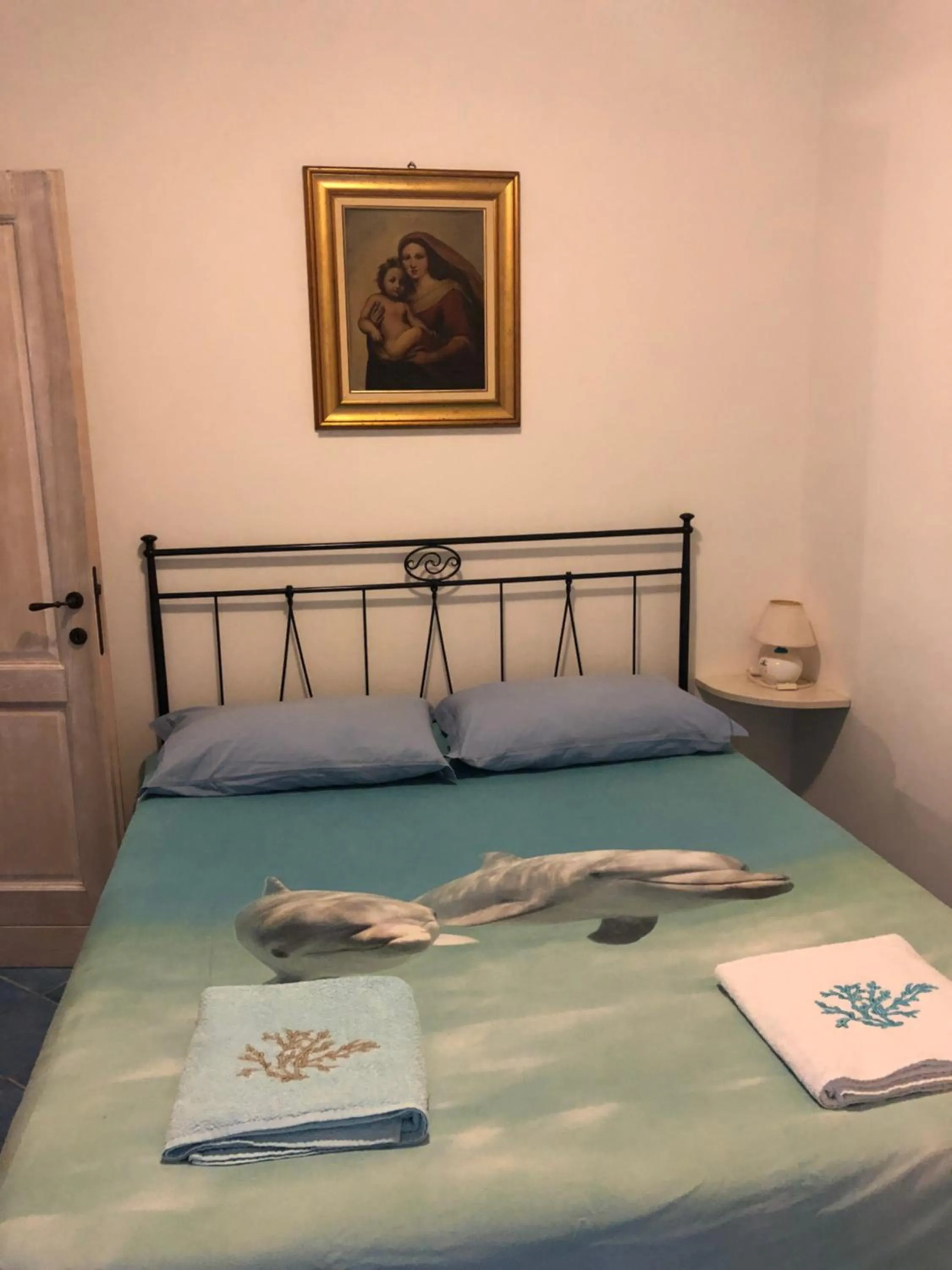 Bed in Tiffany Palau