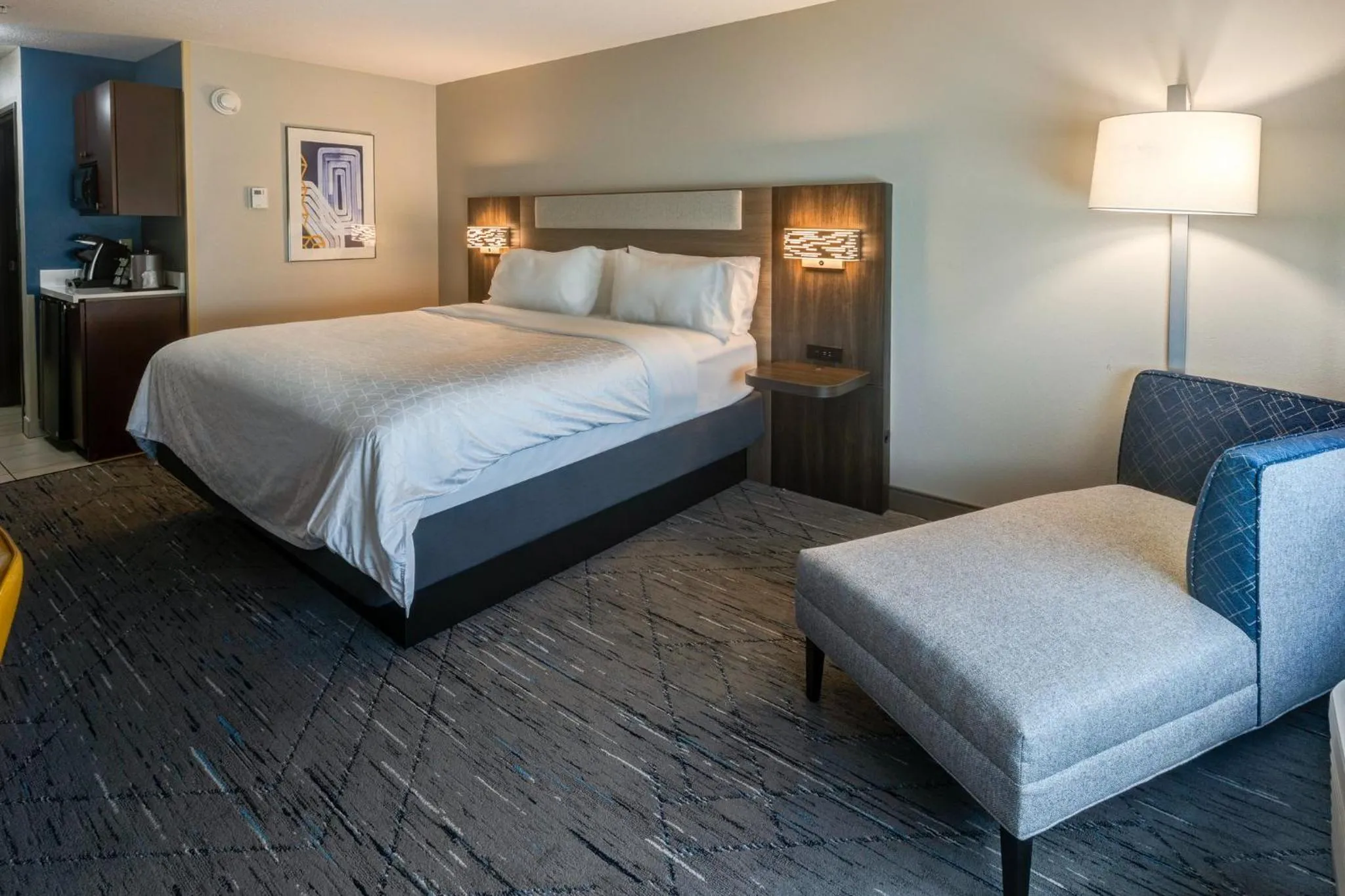 Photo of the whole room, Bed in Holiday Inn Express Hotel & Suites Salina by IHG