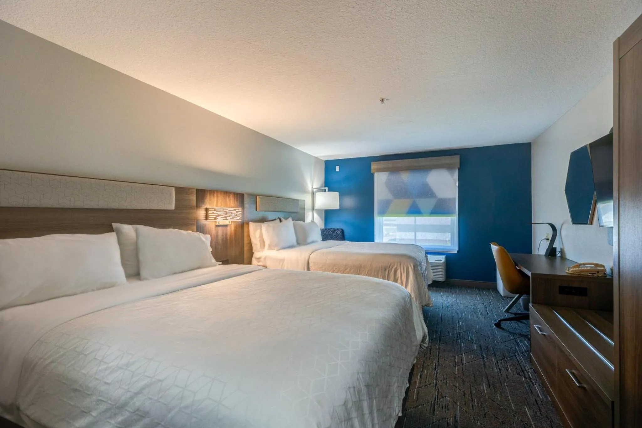 Photo of the whole room, Bed in Holiday Inn Express Hotel & Suites Salina by IHG
