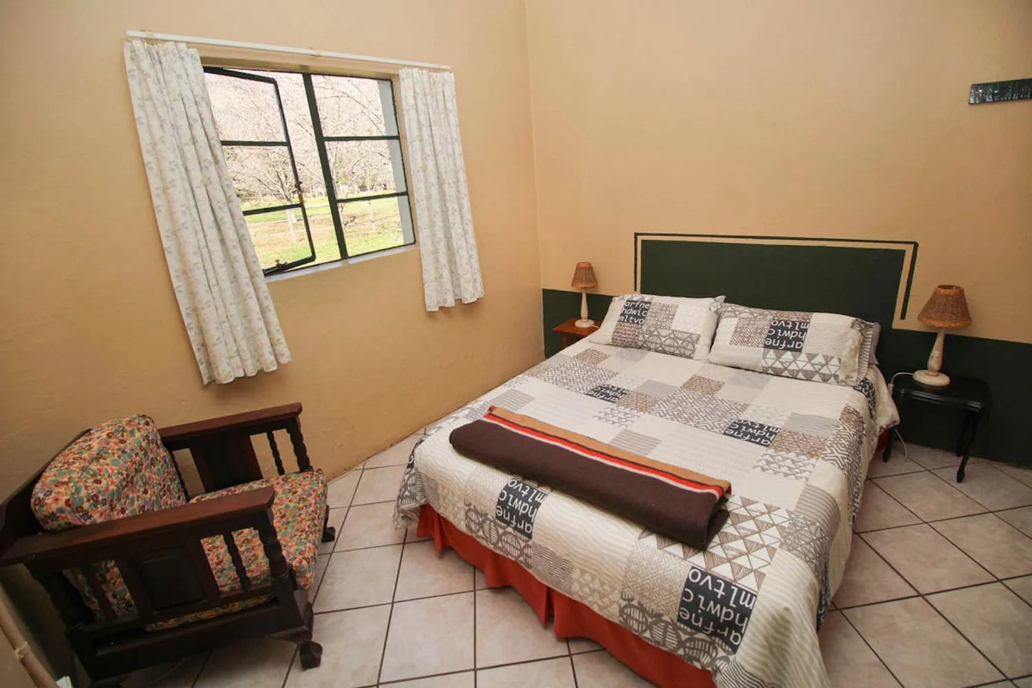 Bedroom, Bed in De Bos Cottages