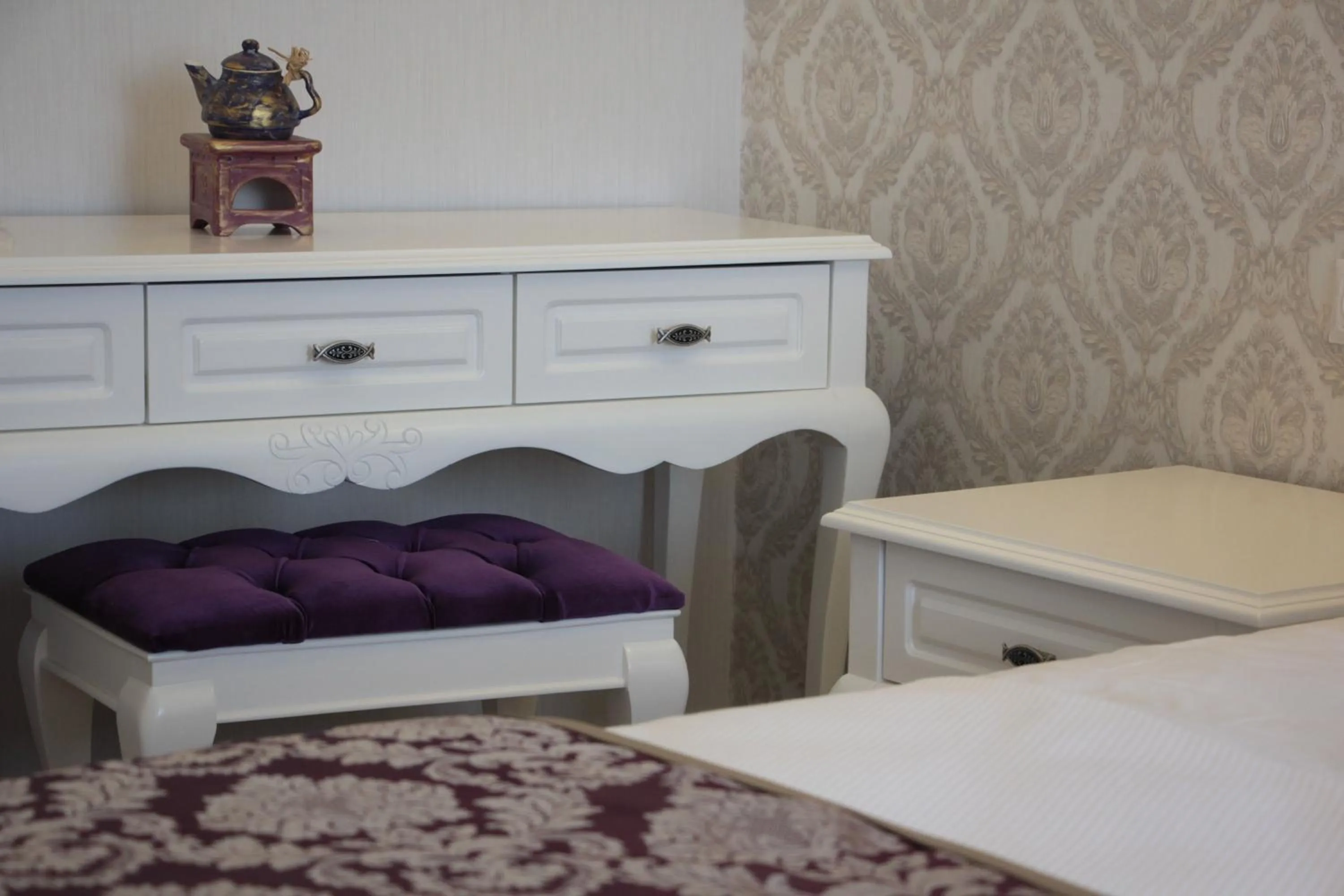 Decorative detail, Bed in Focamor Otel