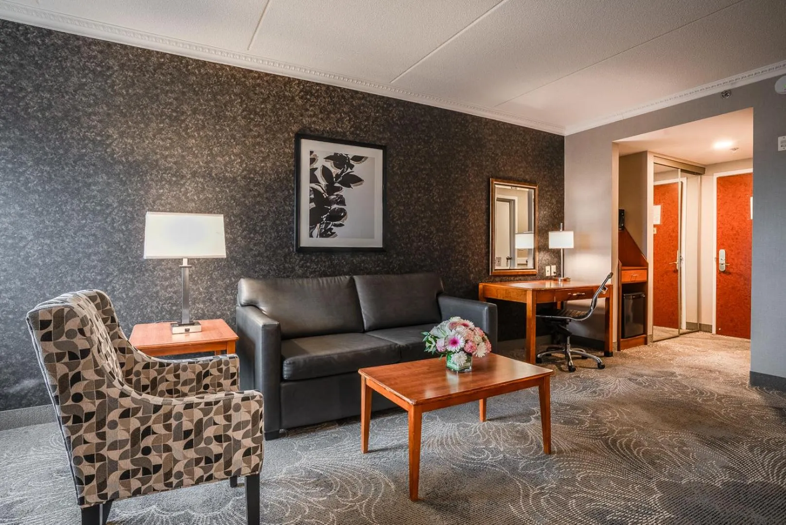 Living room in Monte Carlo Inn Barrie - Newly Renovated