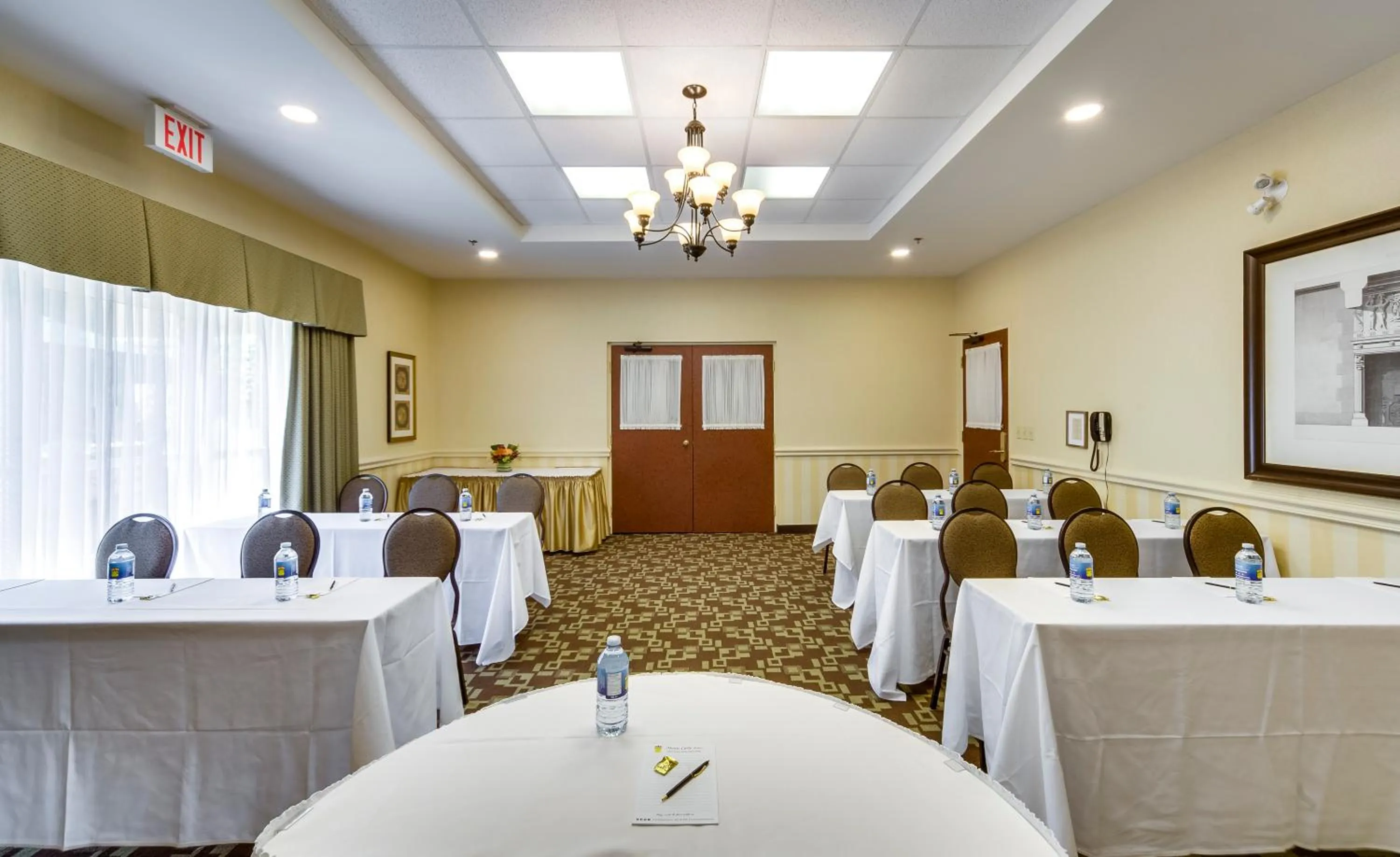 Business facilities in Monte Carlo Inn Barrie - Newly Renovated