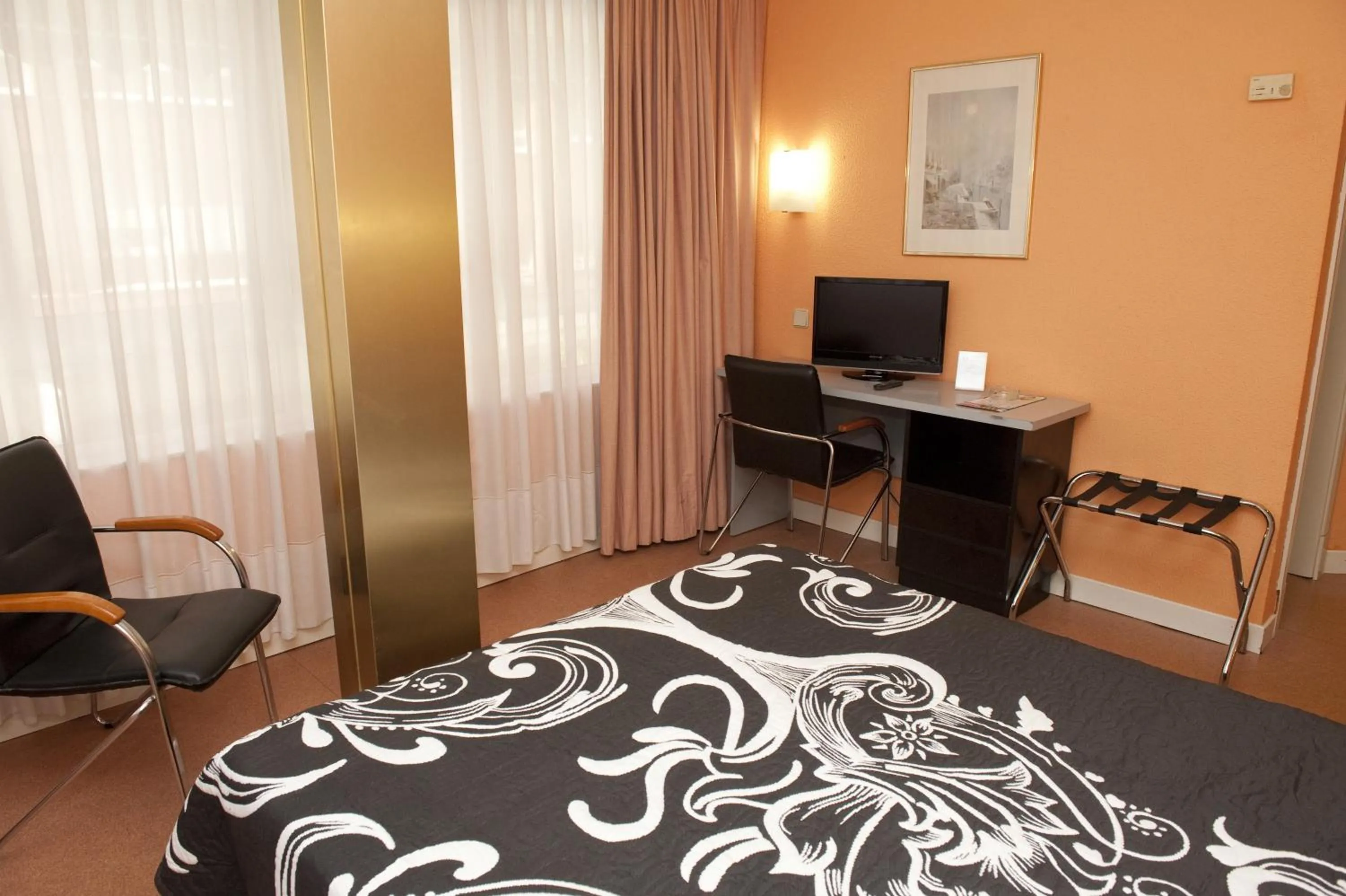 Photo of the whole room, Bed in Hotel Arha Santander