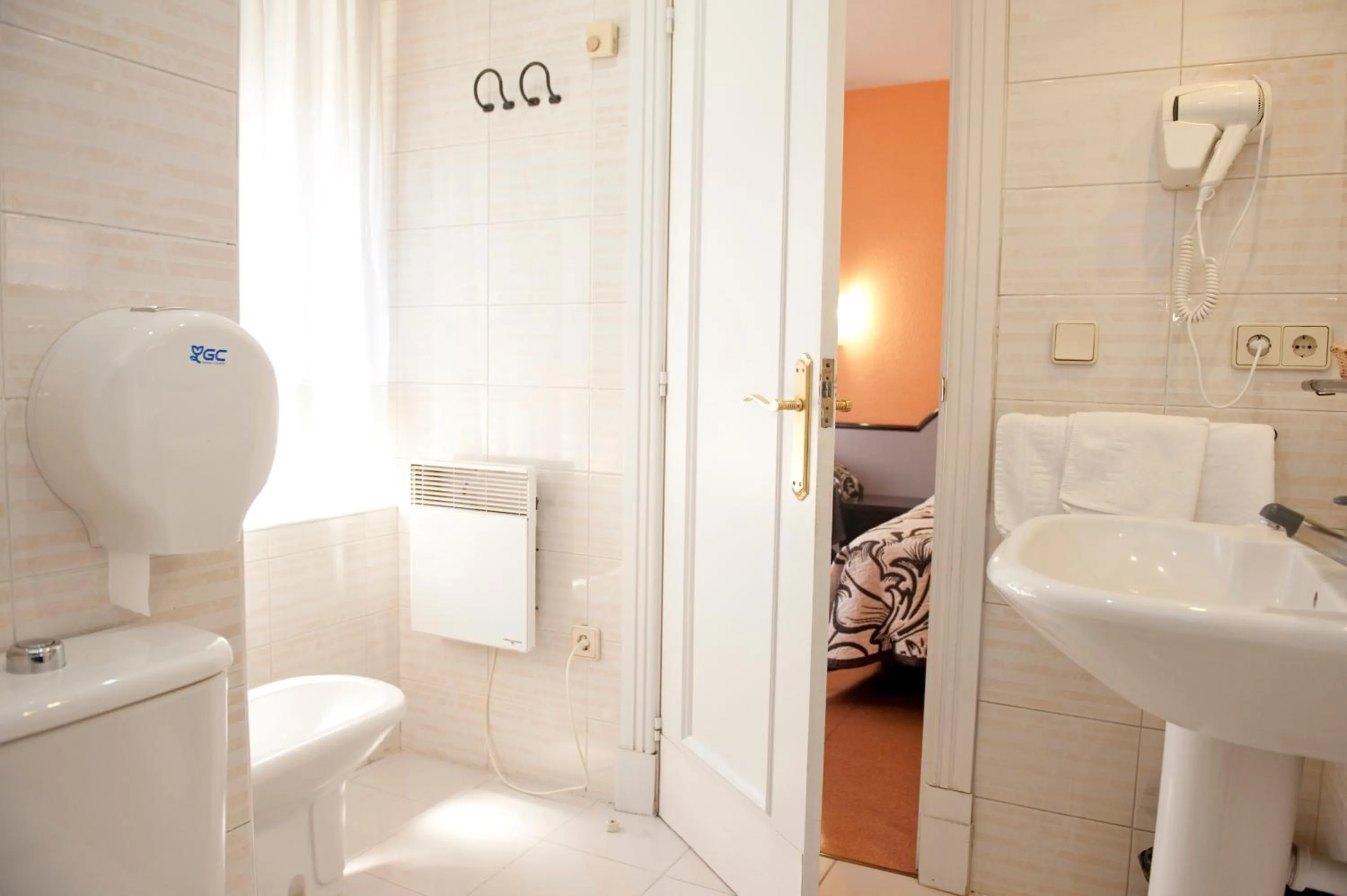 Bathroom in Hotel Arha Santander