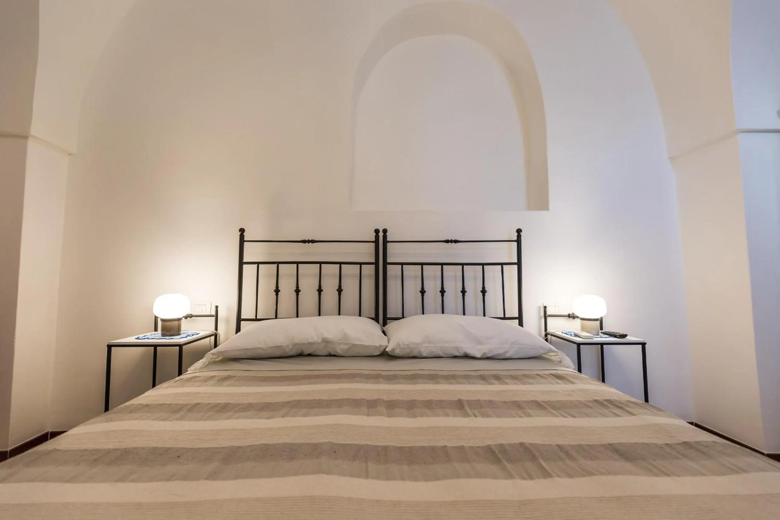 Bed in Da Concavo e Convesso