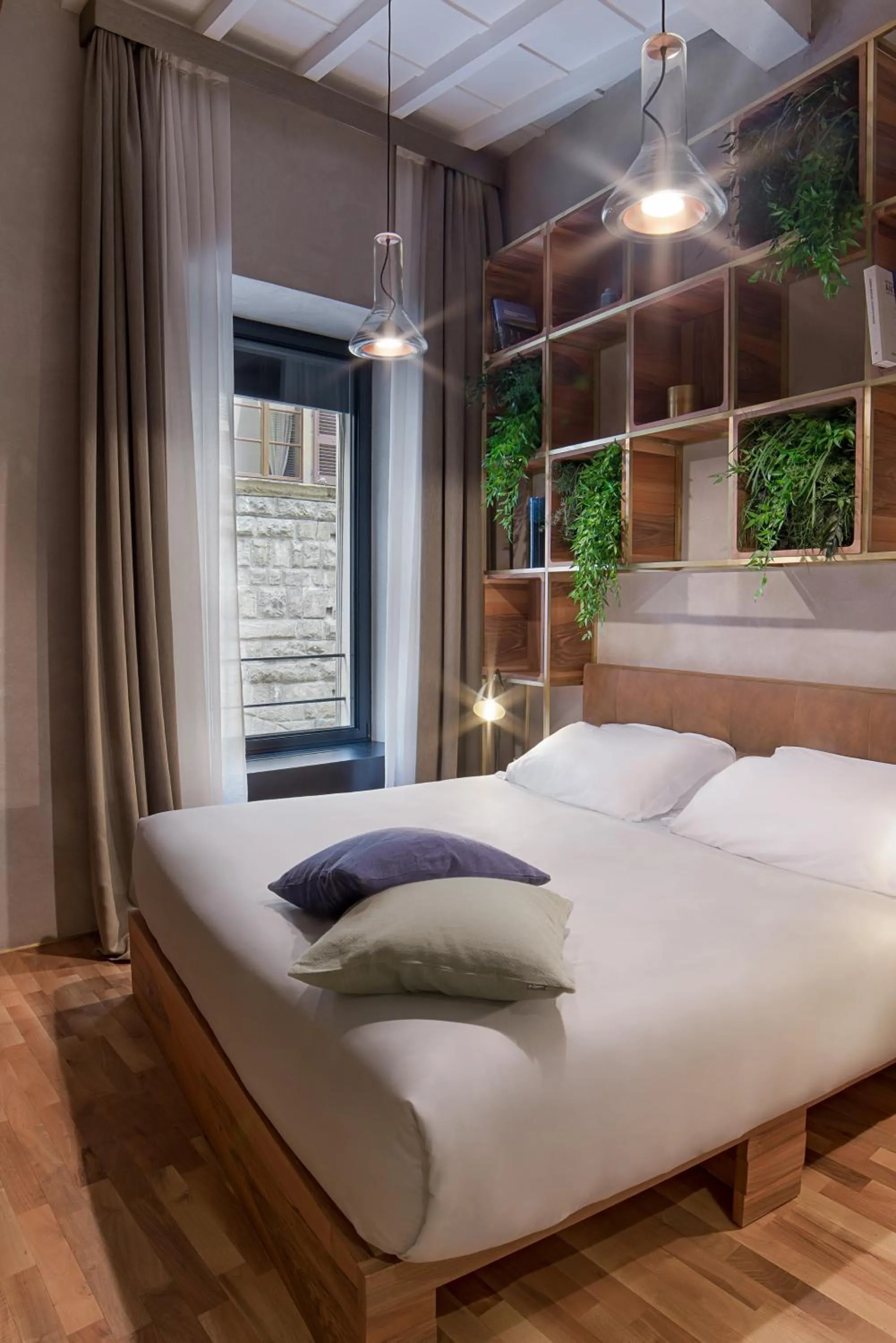 Decorative detail, Bed in Benci House