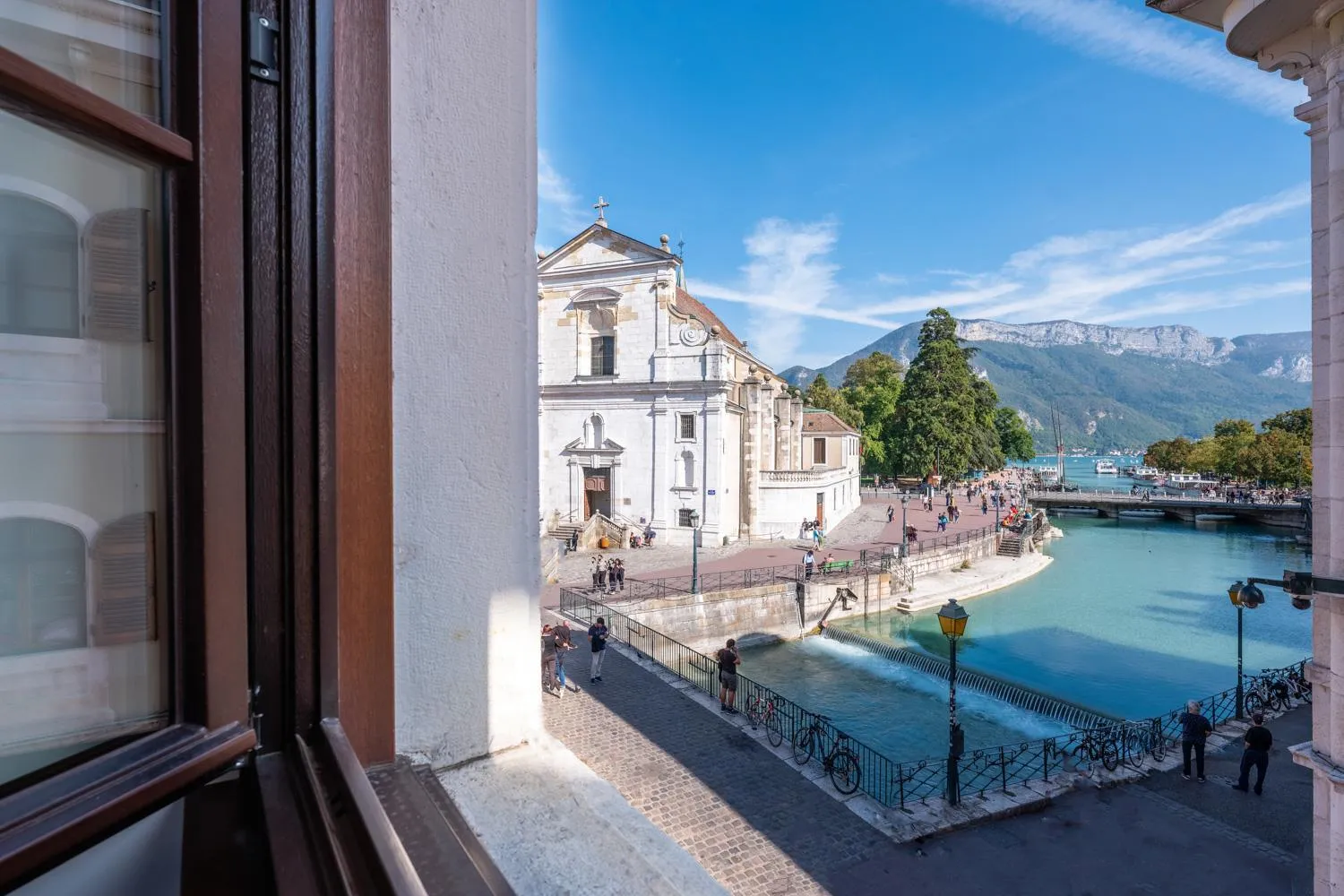 Lake view in Hôtel du Palais de l'Isle