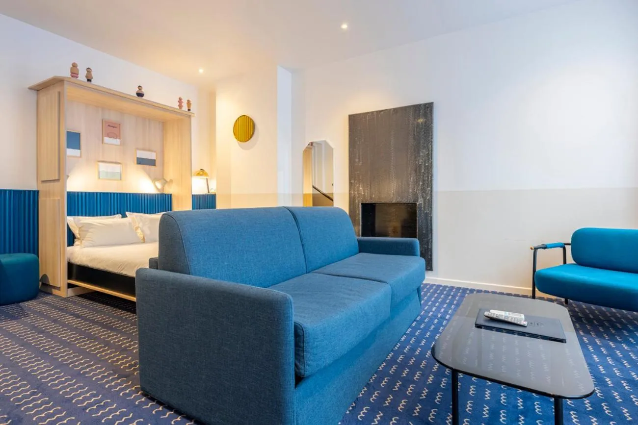 Photo of the whole room, Bed in Hôtel du Palais de l'Isle