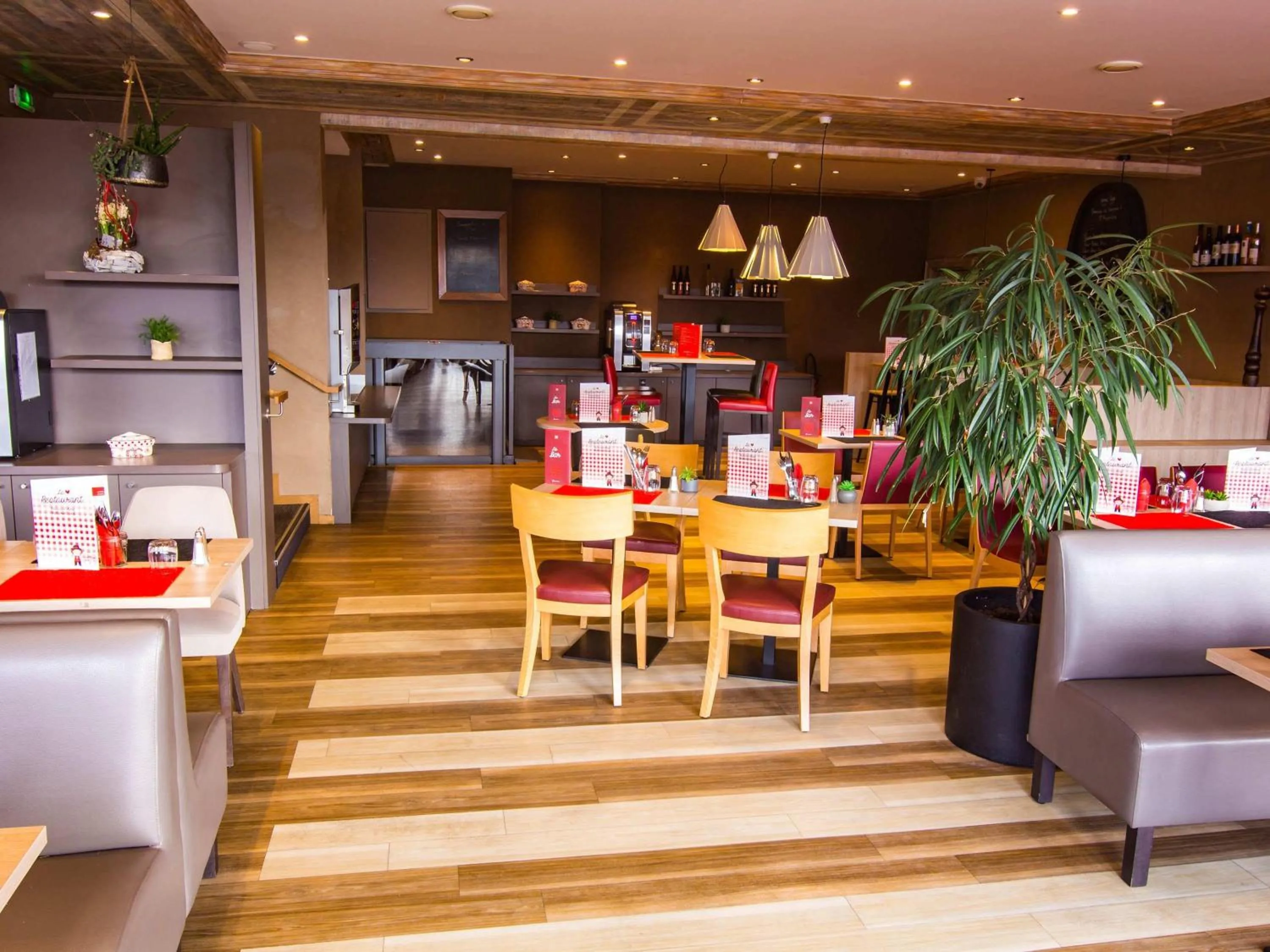 Restaurant/places to eat in ibis Colmar Est - Hotel Restaurant en Alsace