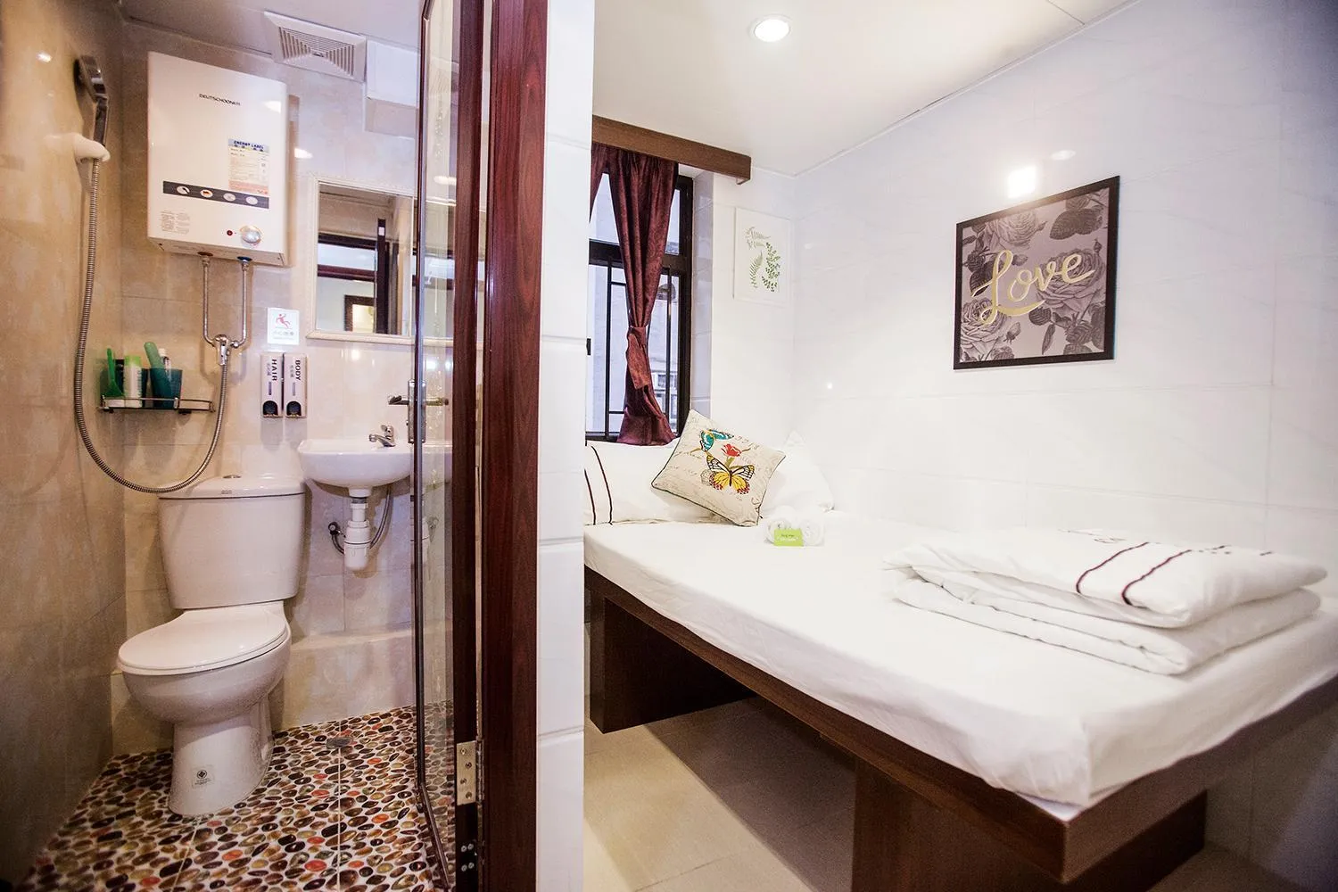 Photo of the whole room in Sun Guest House