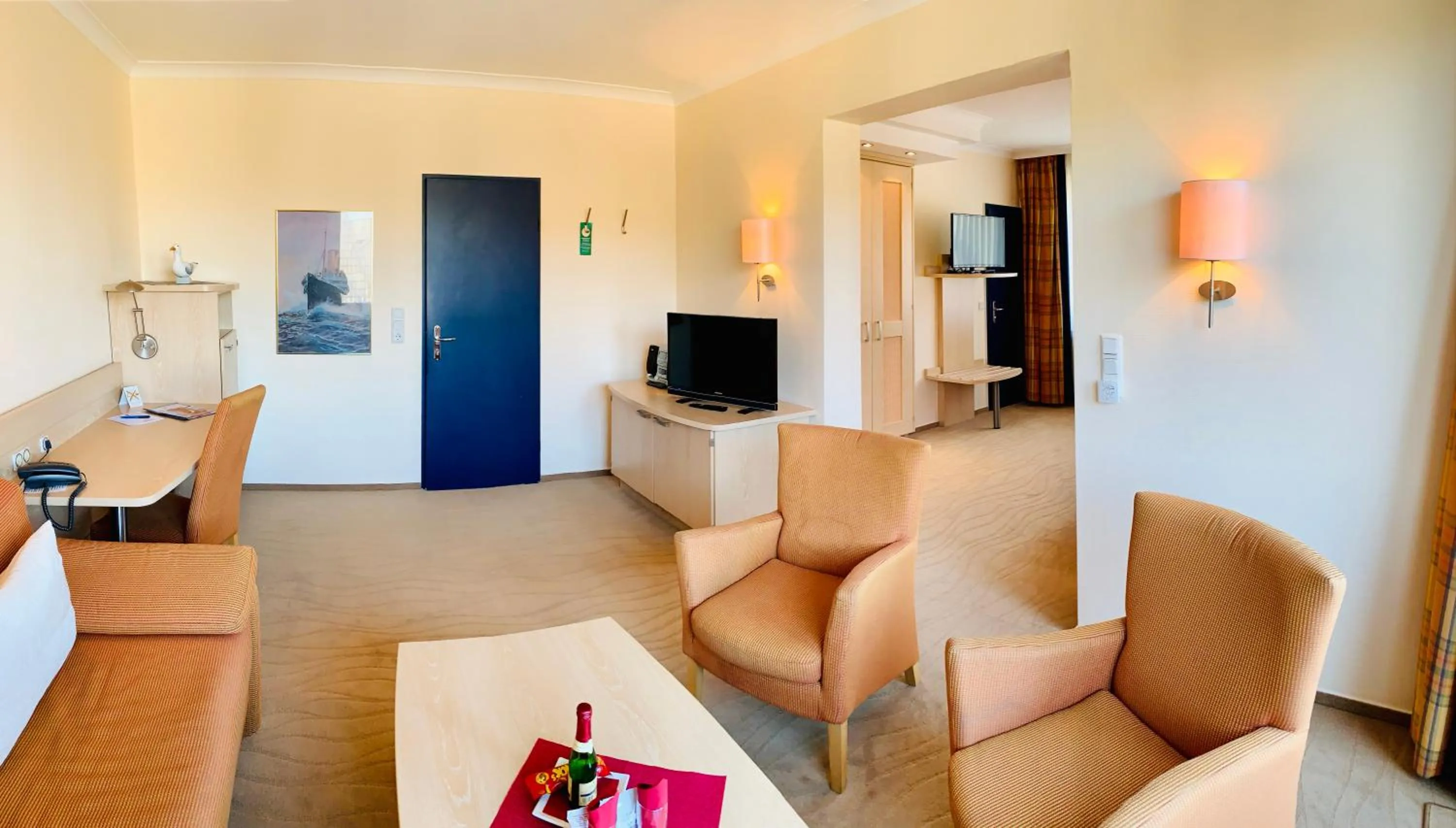 Photo of the whole room in Aparthotel Kleine Perle