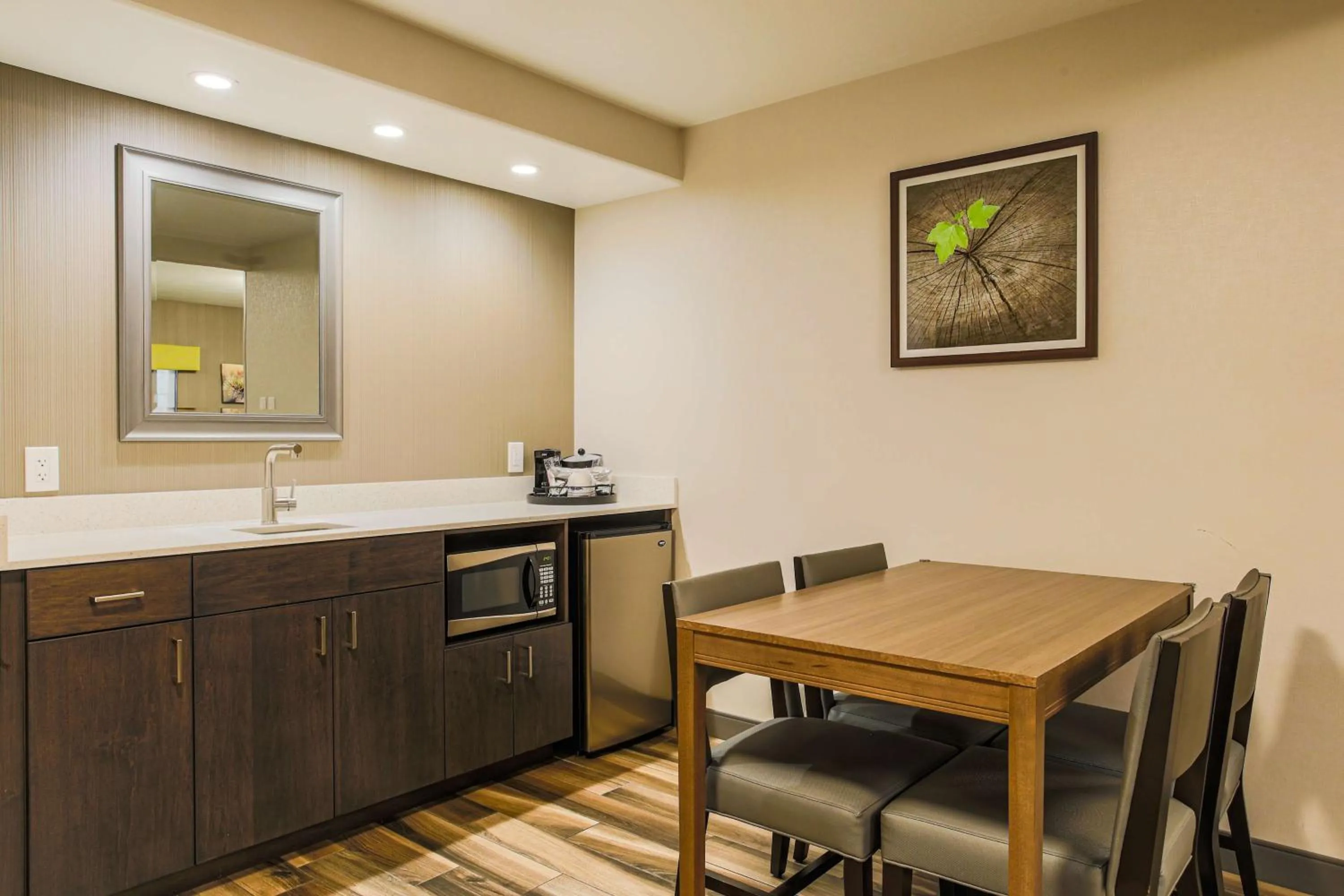 Photo of the whole room in Hampton Inn Prescott