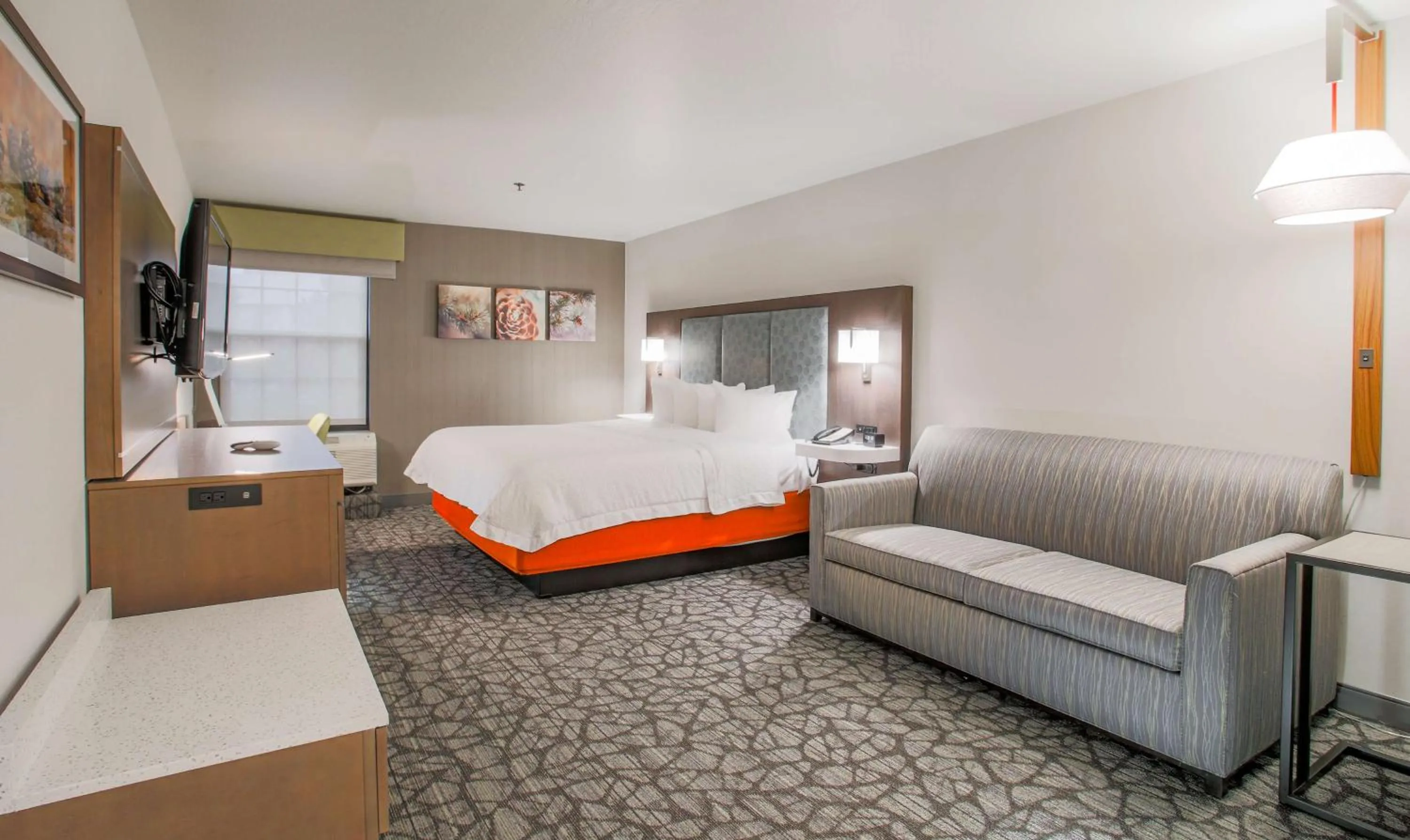 Living room, Bed in Hampton Inn Prescott