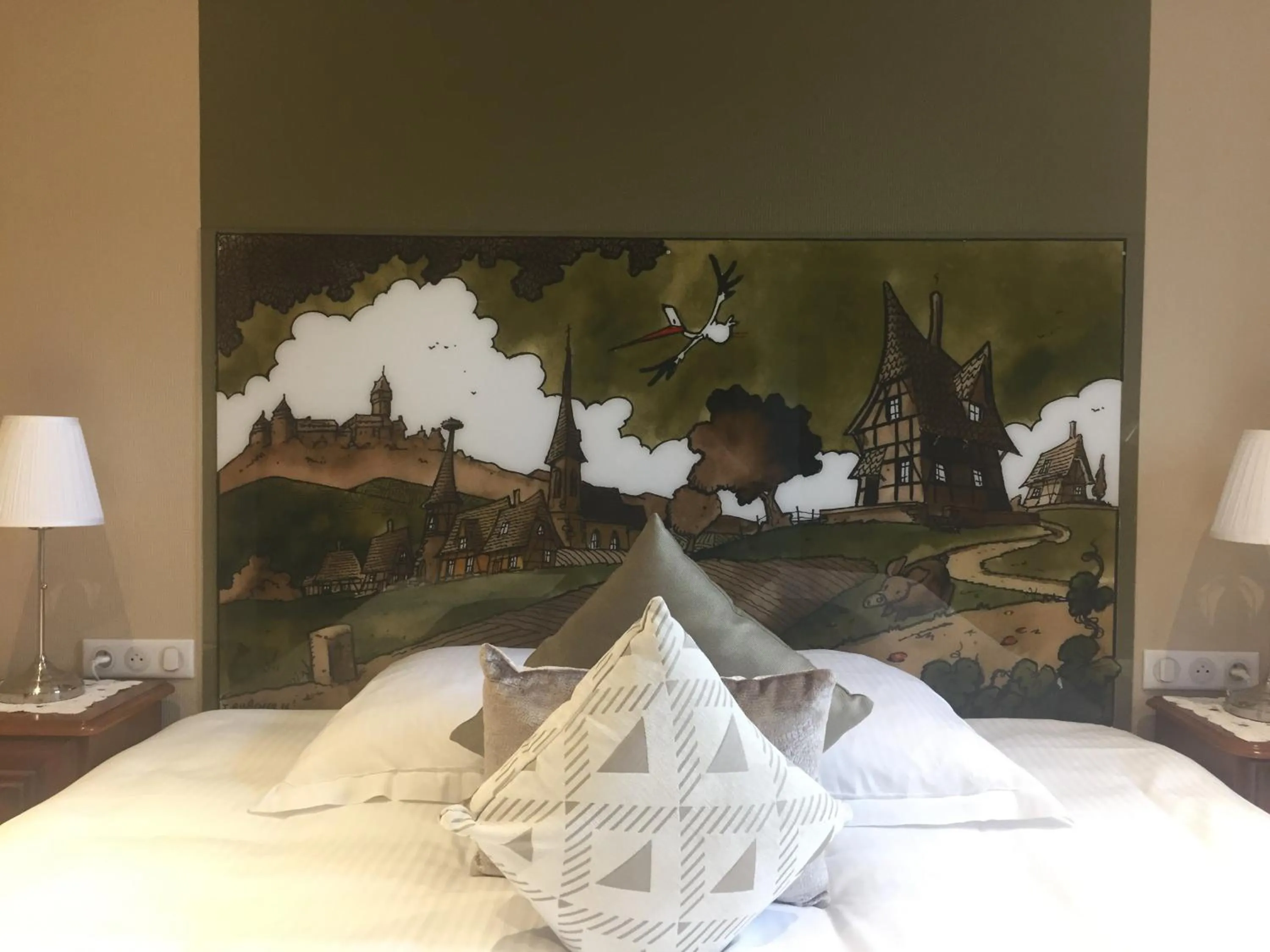 Decorative detail, Bed in Auberge Le Meisenberg